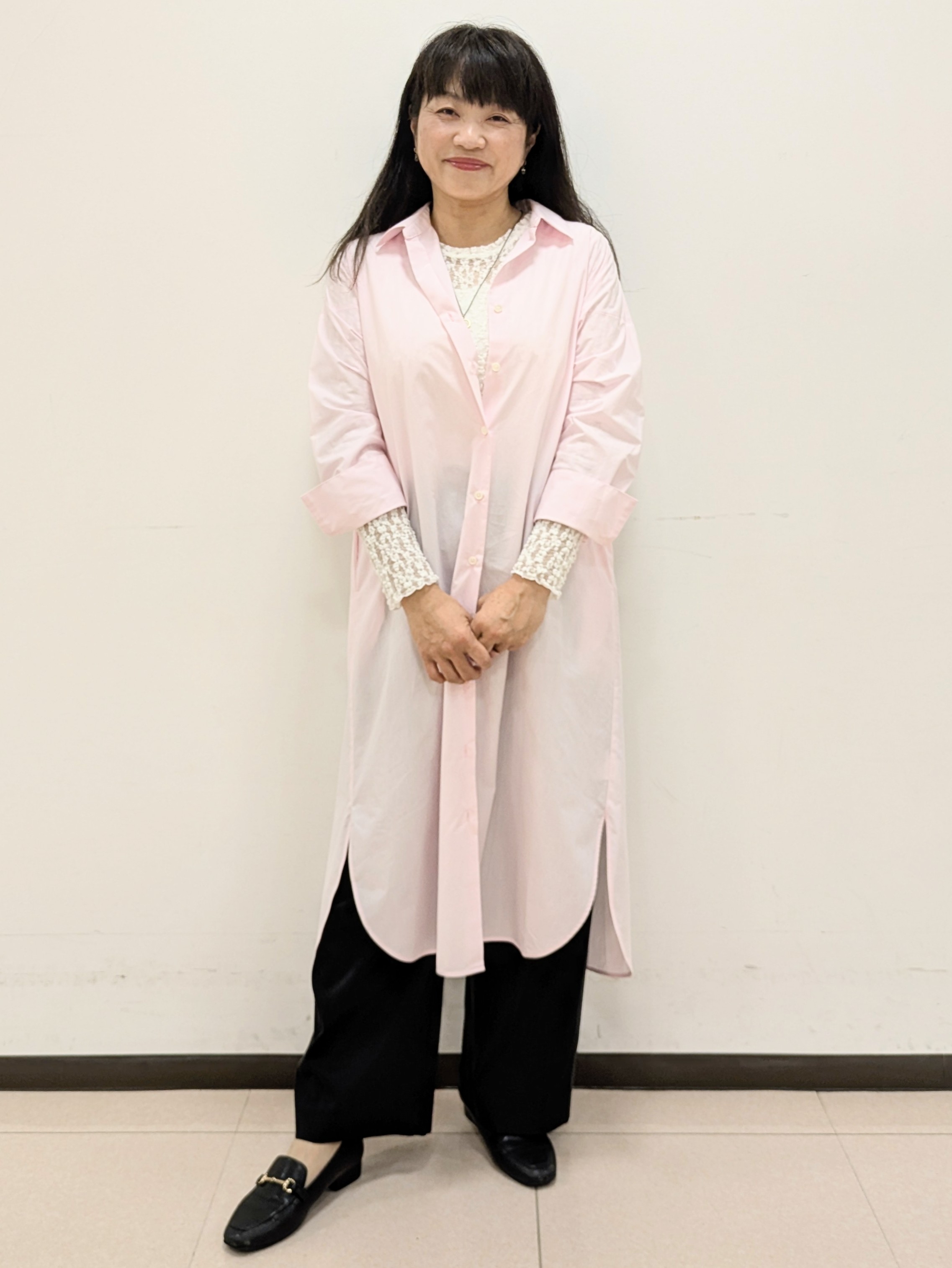 ともさんの「UNTITLED｜ロングシャツワンピース」を使ったコーディネート