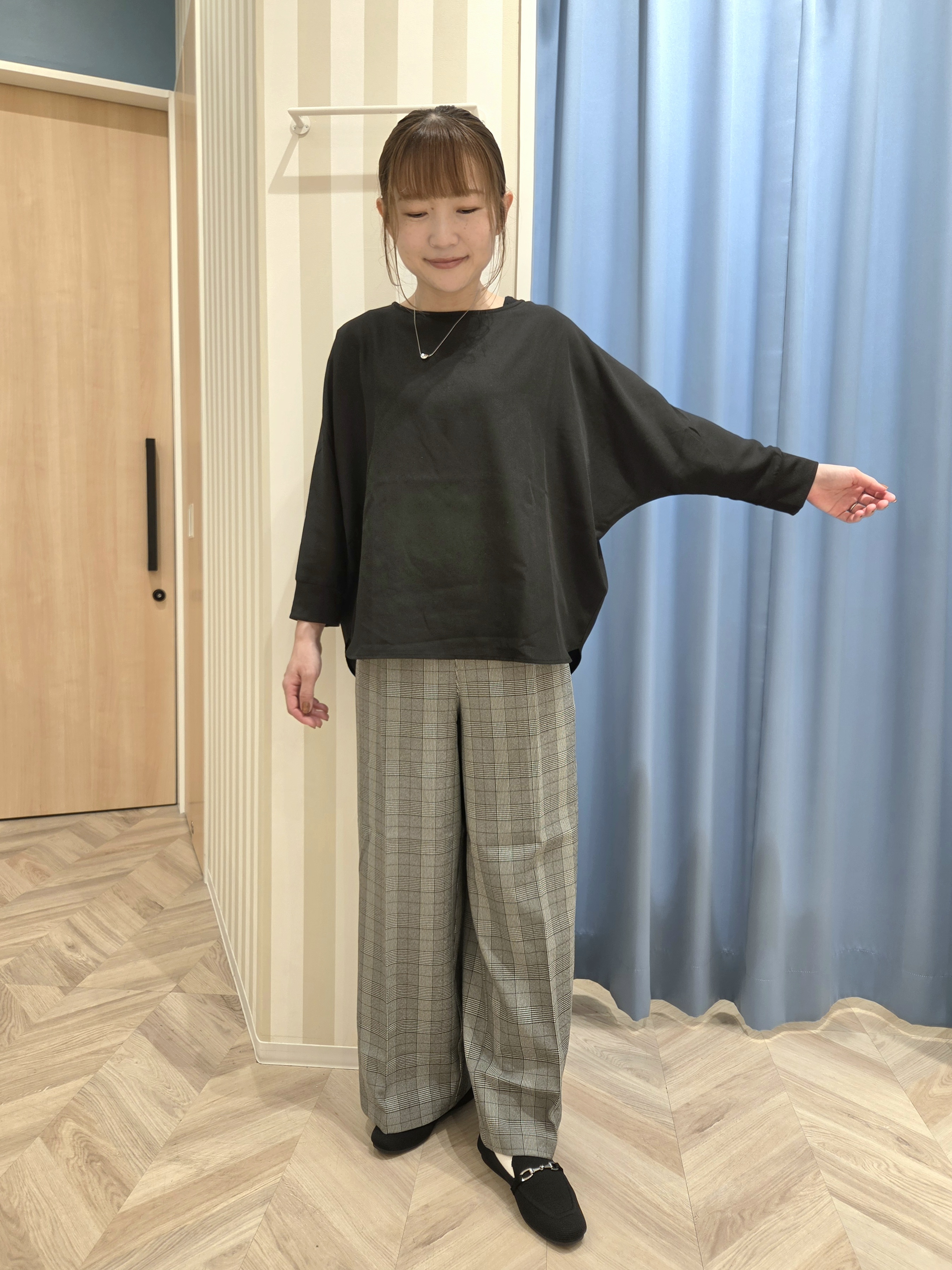 Ikumiさんの「SHOO･LA･RUE｜【着丈選べる/洗濯後しわになりにくい】インせず着られる ドルマンブラウス」を使ったコーディネート