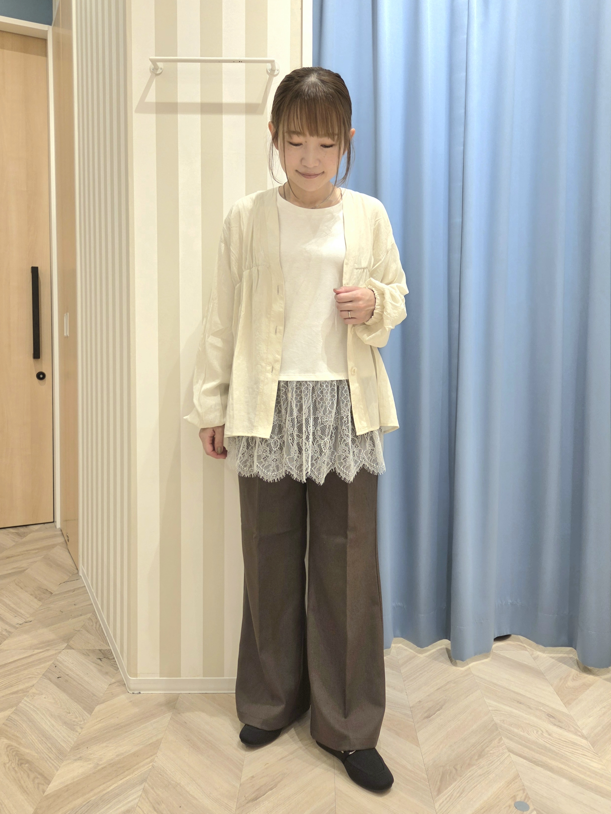 Ikumiさんの「SHOO･LA･RUE｜【S-LL/洗濯機可】着痩せシルエット シャーリングシャツカーディガン」を使ったコーディネート
