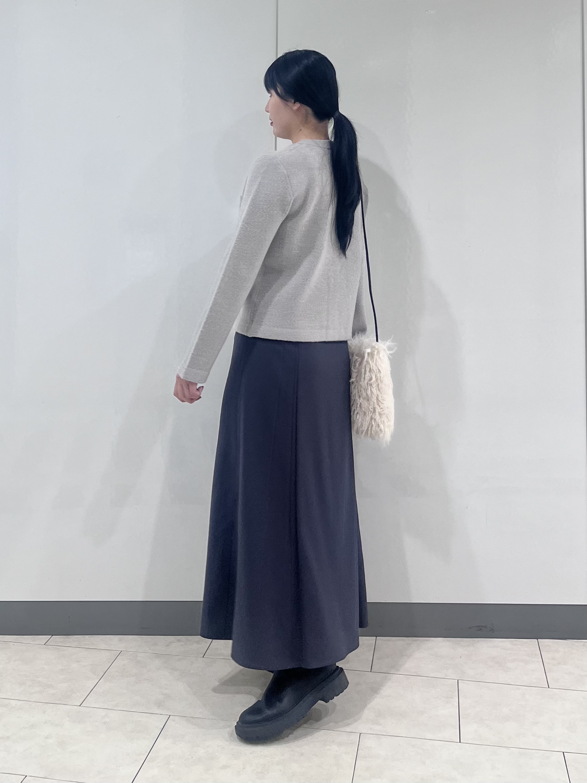 hasuさんの「INDIVI｜【軽やか】ブークレニットジャケット」を使ったコーディネート