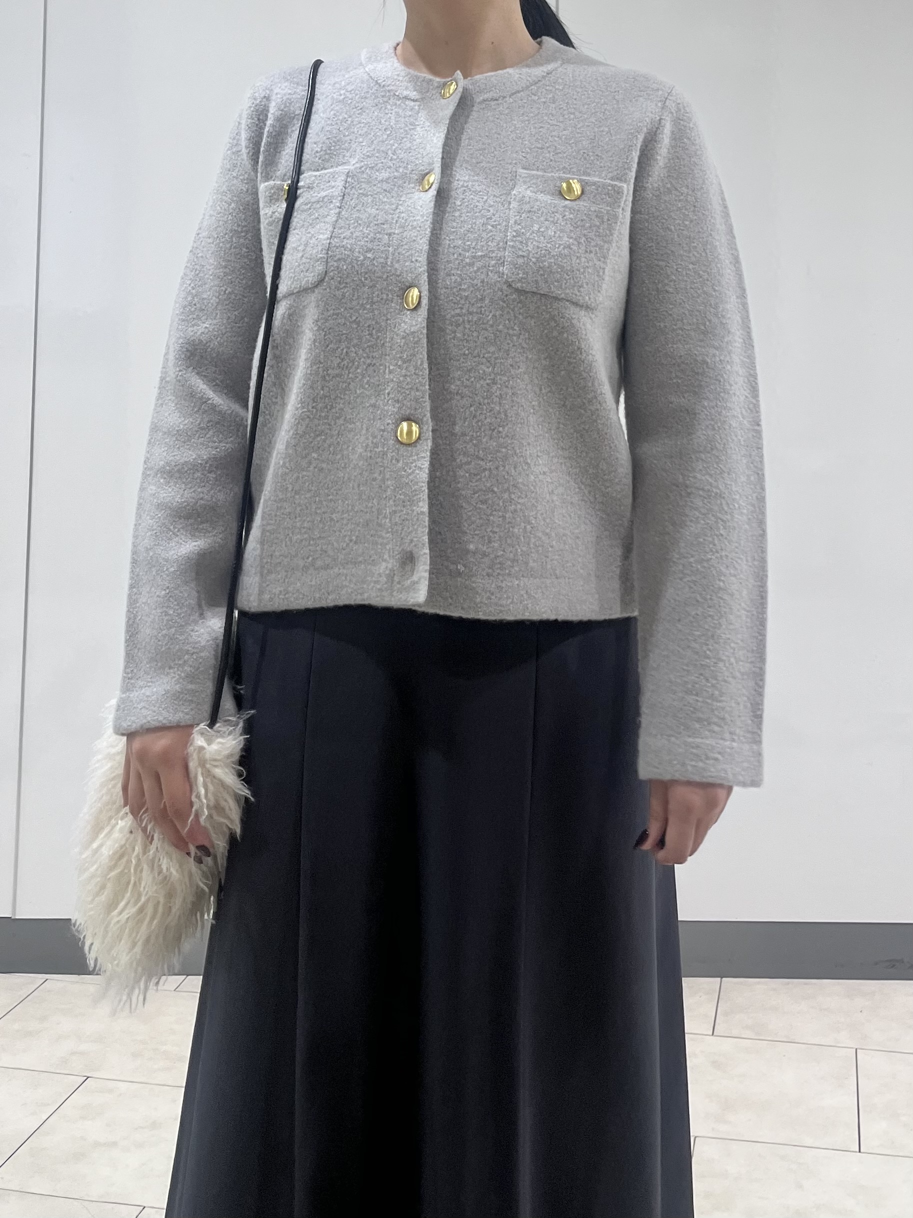 hasuさんの「INDIVI｜【軽やか】ブークレニットジャケット」を使ったコーディネート