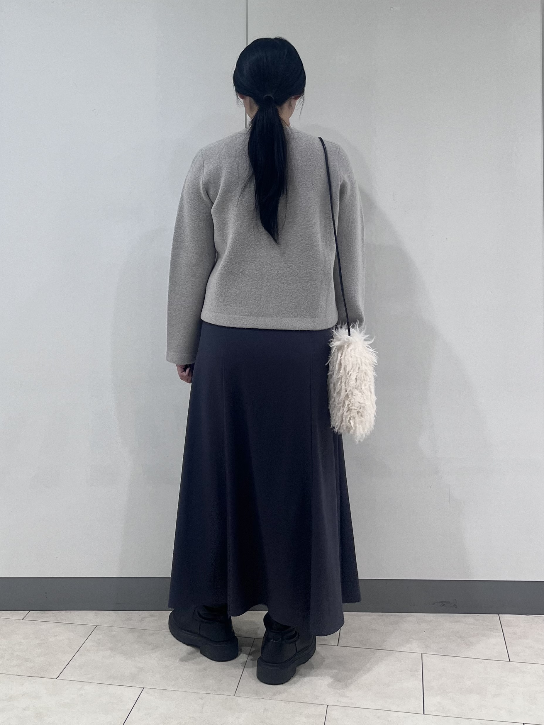 hasuさんの「INDIVI｜【軽やか】ブークレニットジャケット」を使ったコーディネート