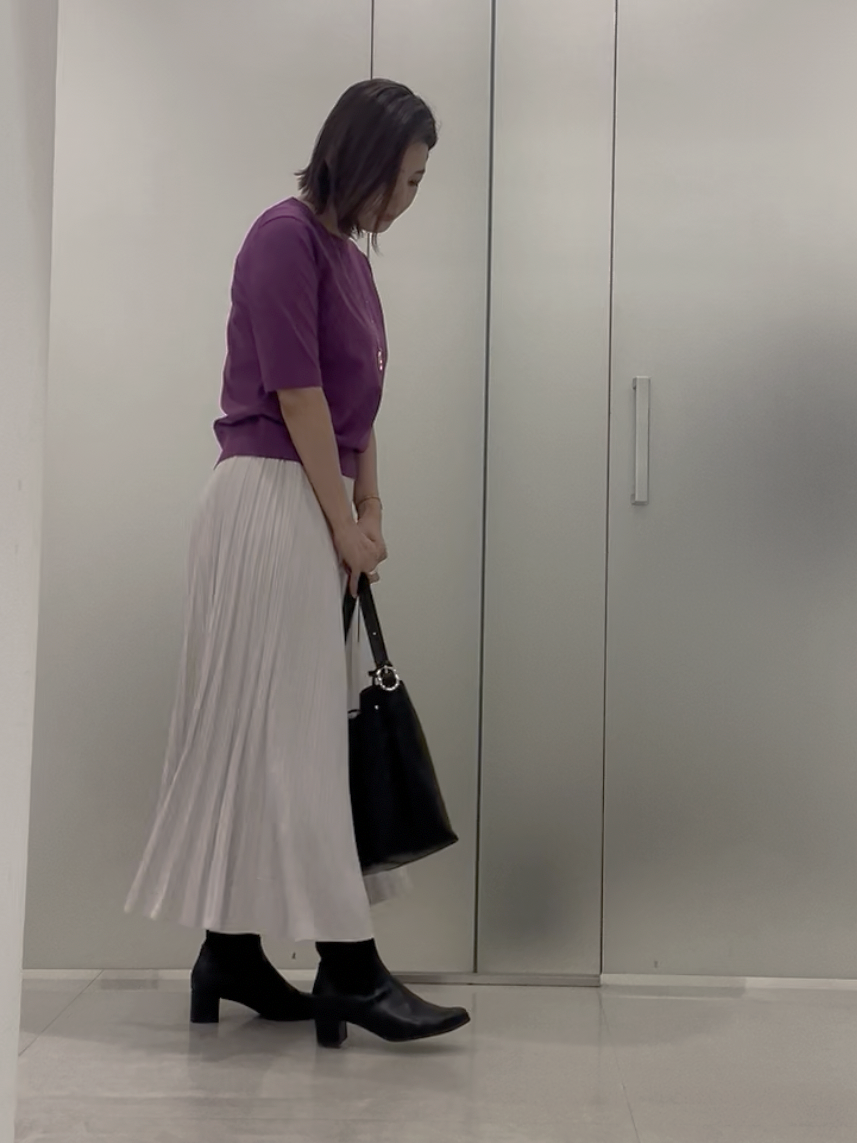 まどかさんの「UNTITLED｜【アンサンブル可/きれいめ/通勤】コンパクト5分袖ニット」を使ったコーディネート