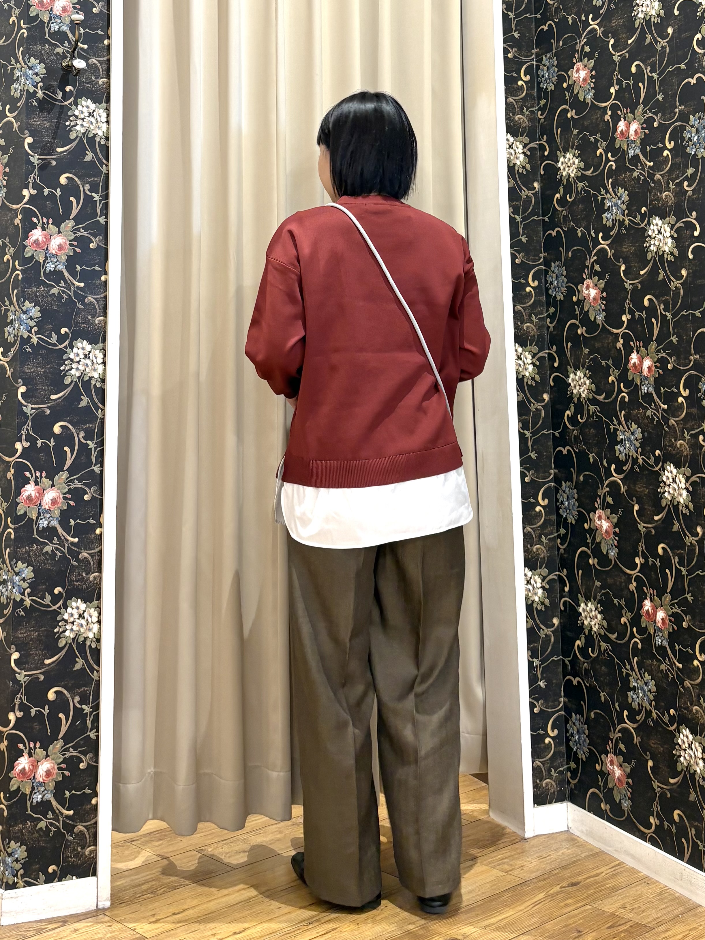 ネリさんの「SHOO･LA･RUE｜【S-LL】着るだけできまる シャツレイヤード風 スポンディッシュニット」を使ったコーディネート