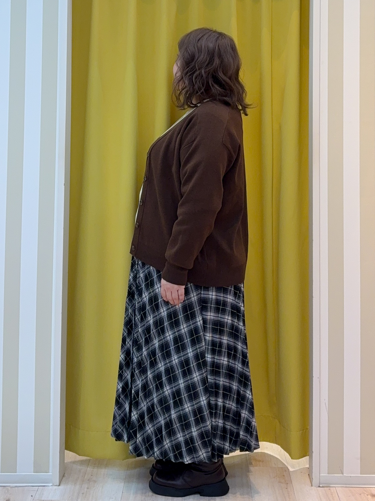 kotoさんさんの「SHOO･LA･RUE｜【毛玉になりにくい/S-LL/洗濯機可/体型カバー】Vネックゆったりカーディガン」を使ったコーディネート