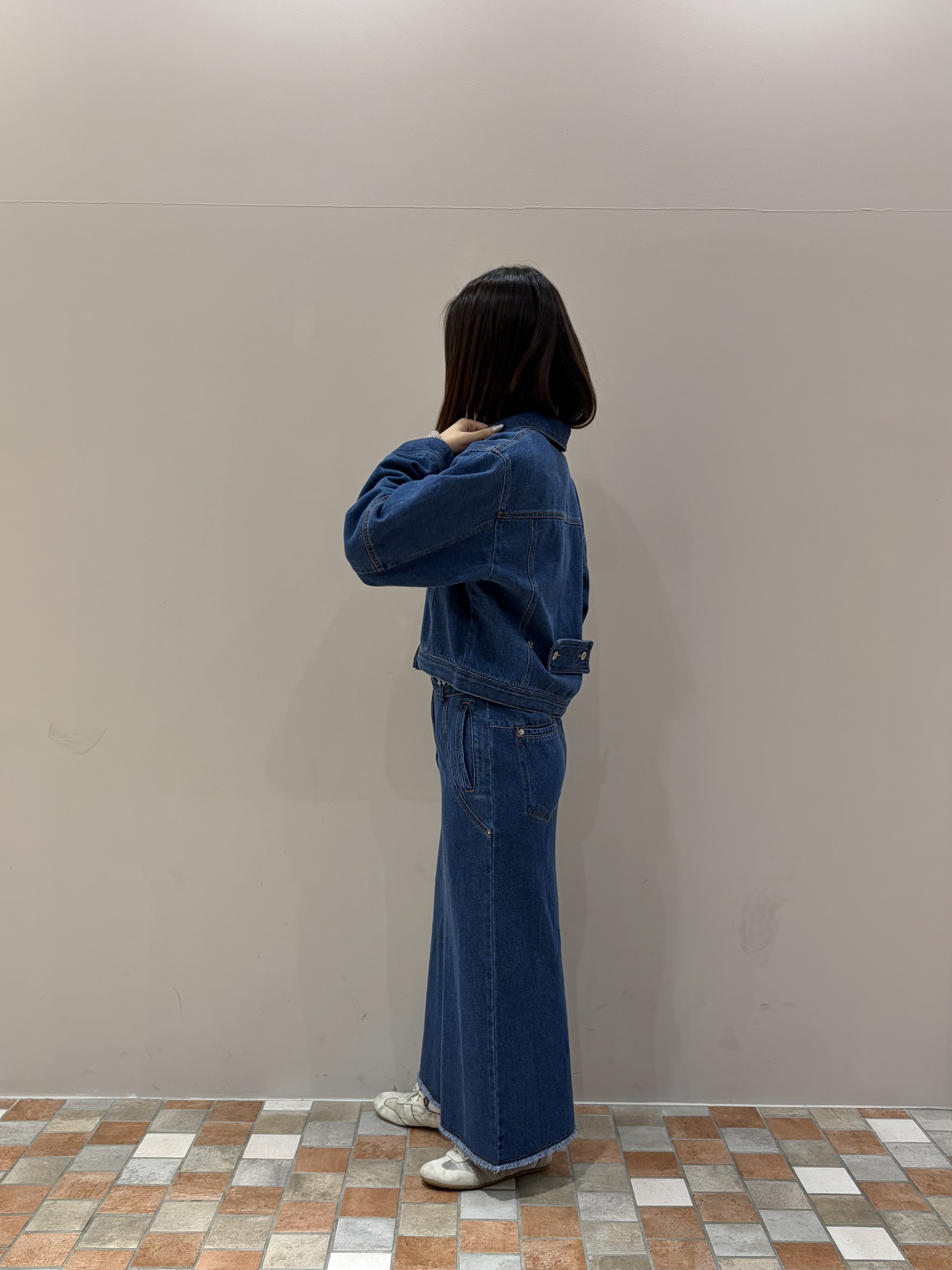 amiさんの「INDIVI｜ラインロングネックレス」を使ったコーディネート