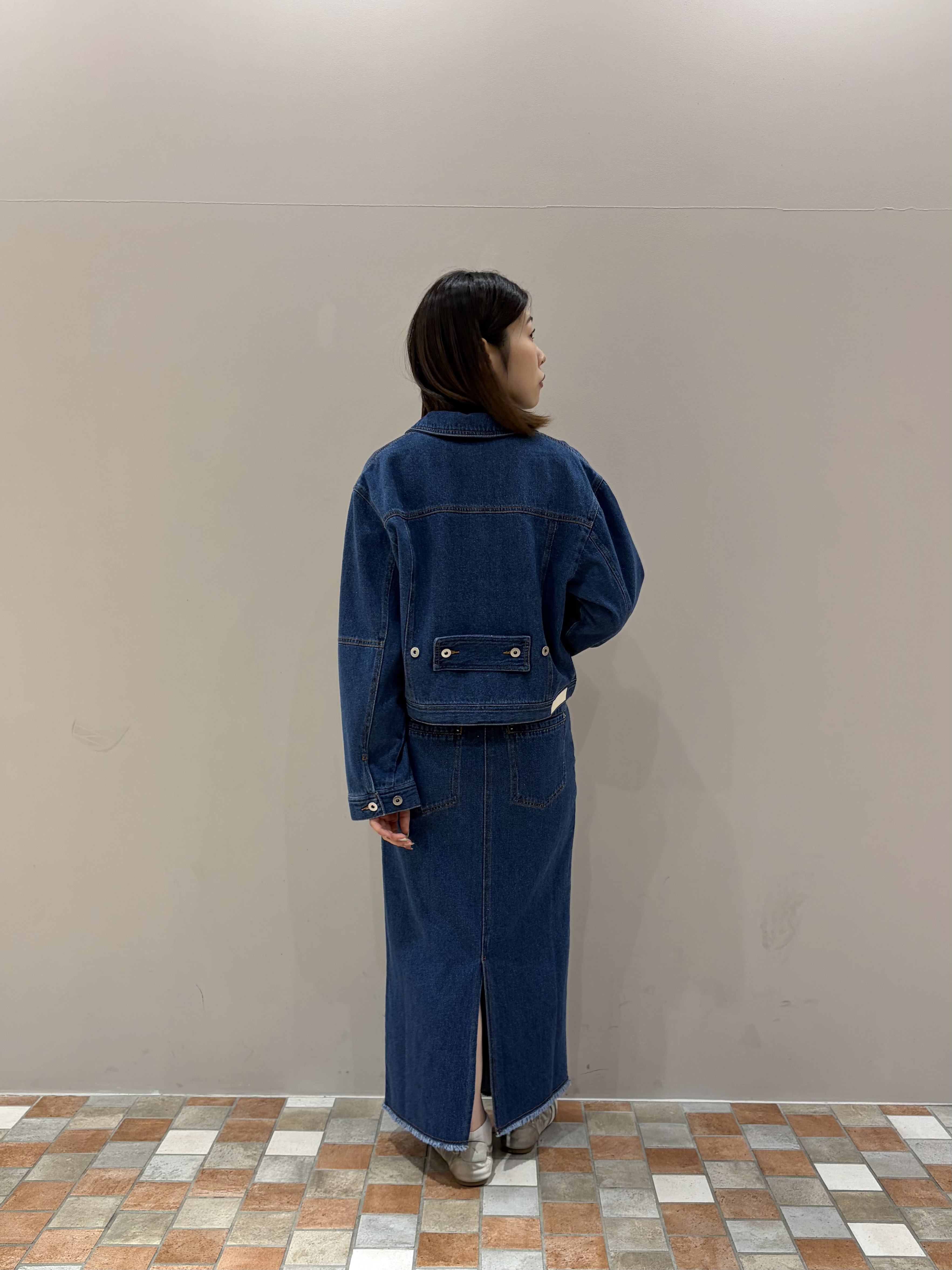 amiさんの「INDIVI｜ラインロングネックレス」を使ったコーディネート