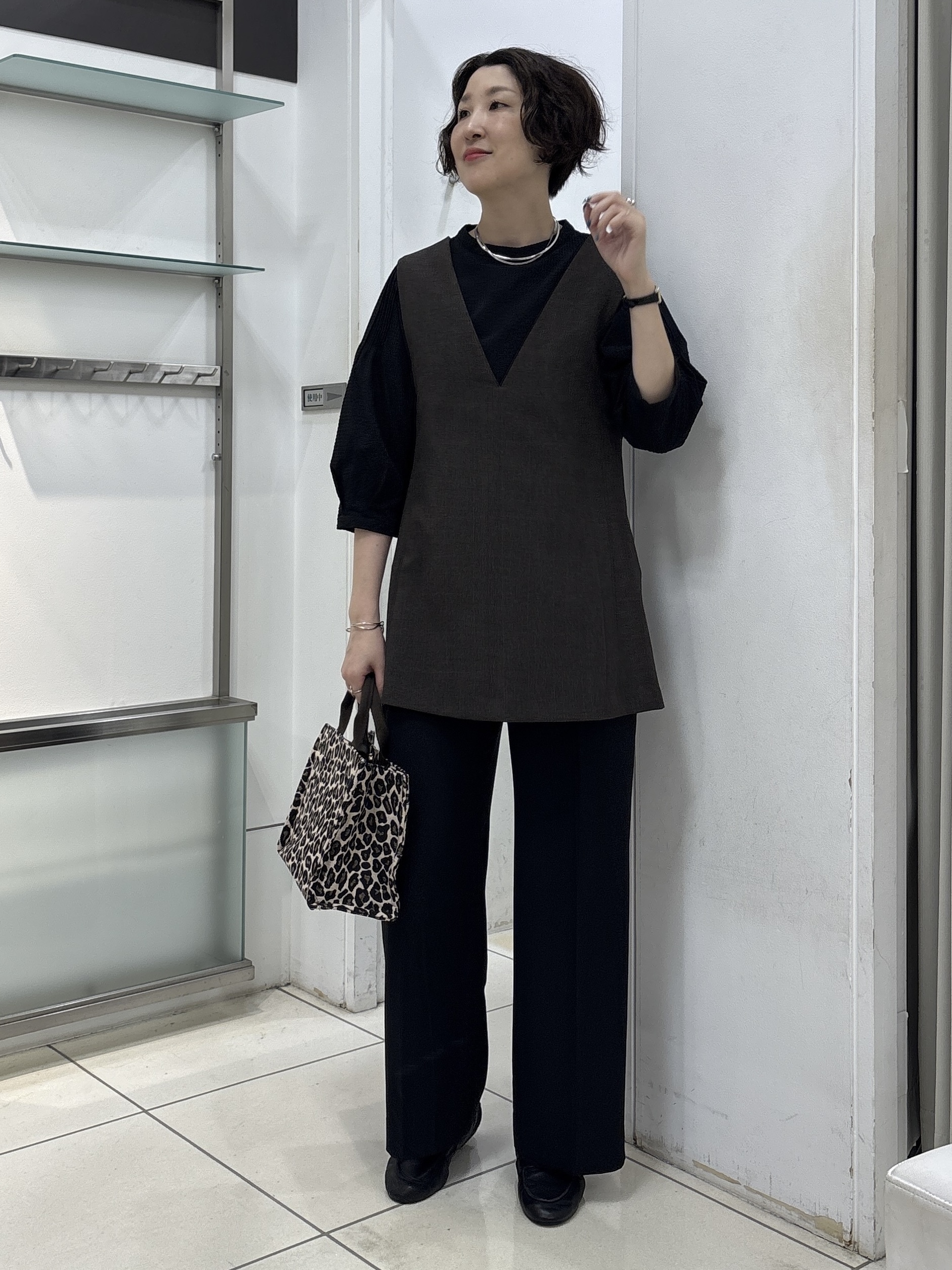yuriさんの「INDIVI｜【初秋/UVケア/着る日傘】ワイドストレートパンツ」を使ったコーディネート