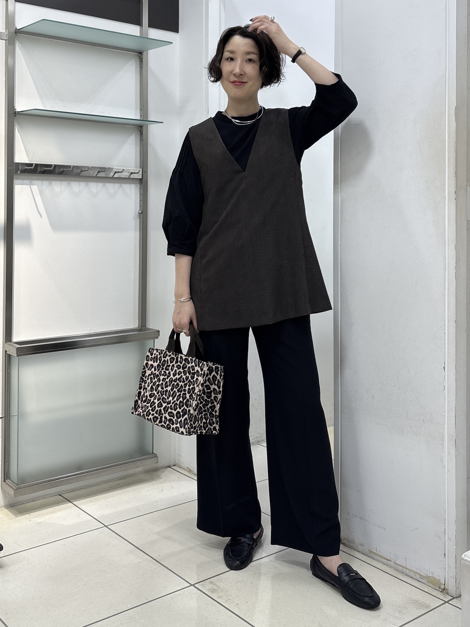 yuriさんの「INDIVI｜【初秋/UVケア/着る日傘】ワイドストレートパンツ」を使ったコーディネート