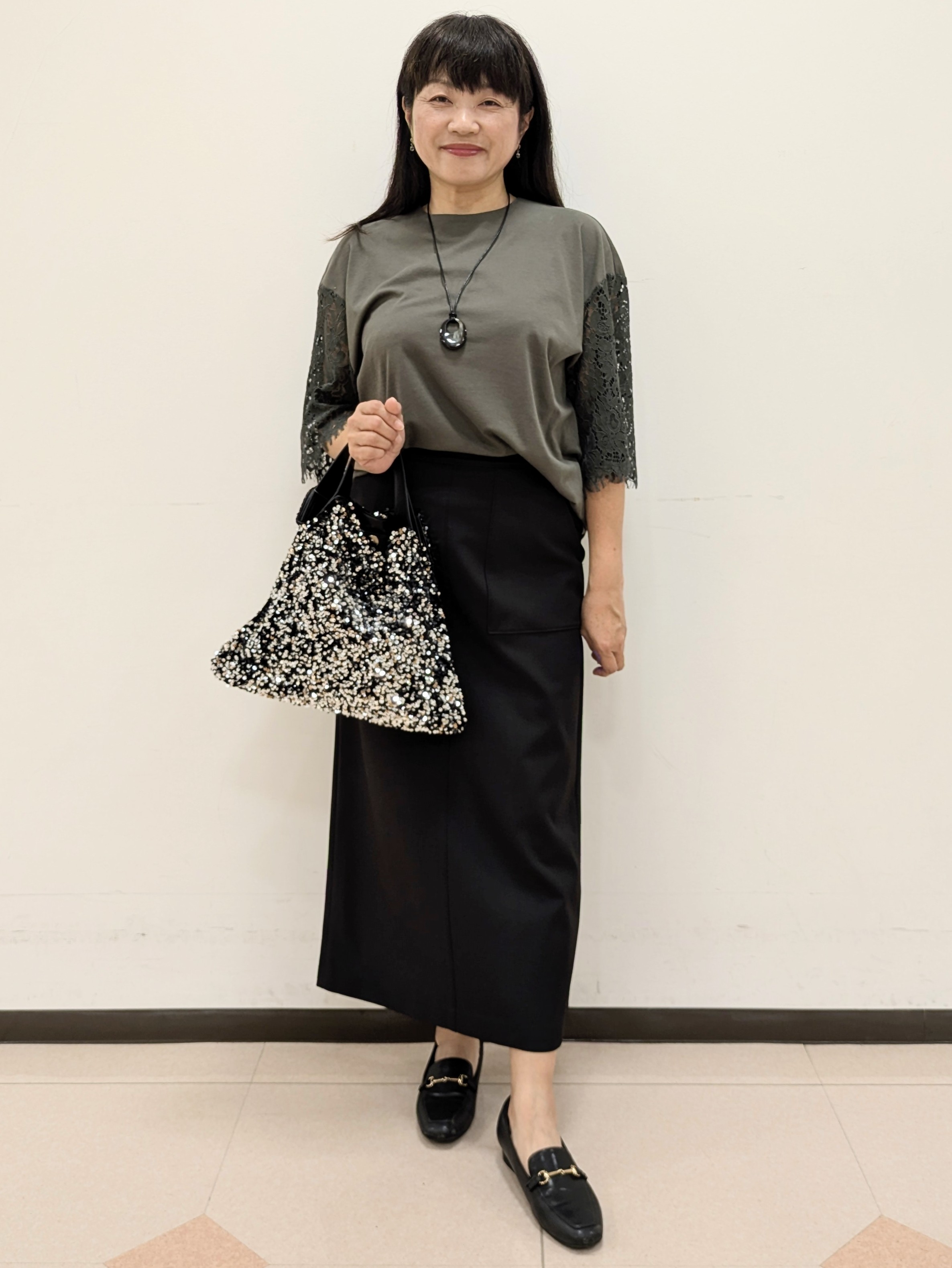 ともさんの「UNTITLED｜【秋映え/甘めTシャツ】袖レースプルオーバー」を使ったコーディネート