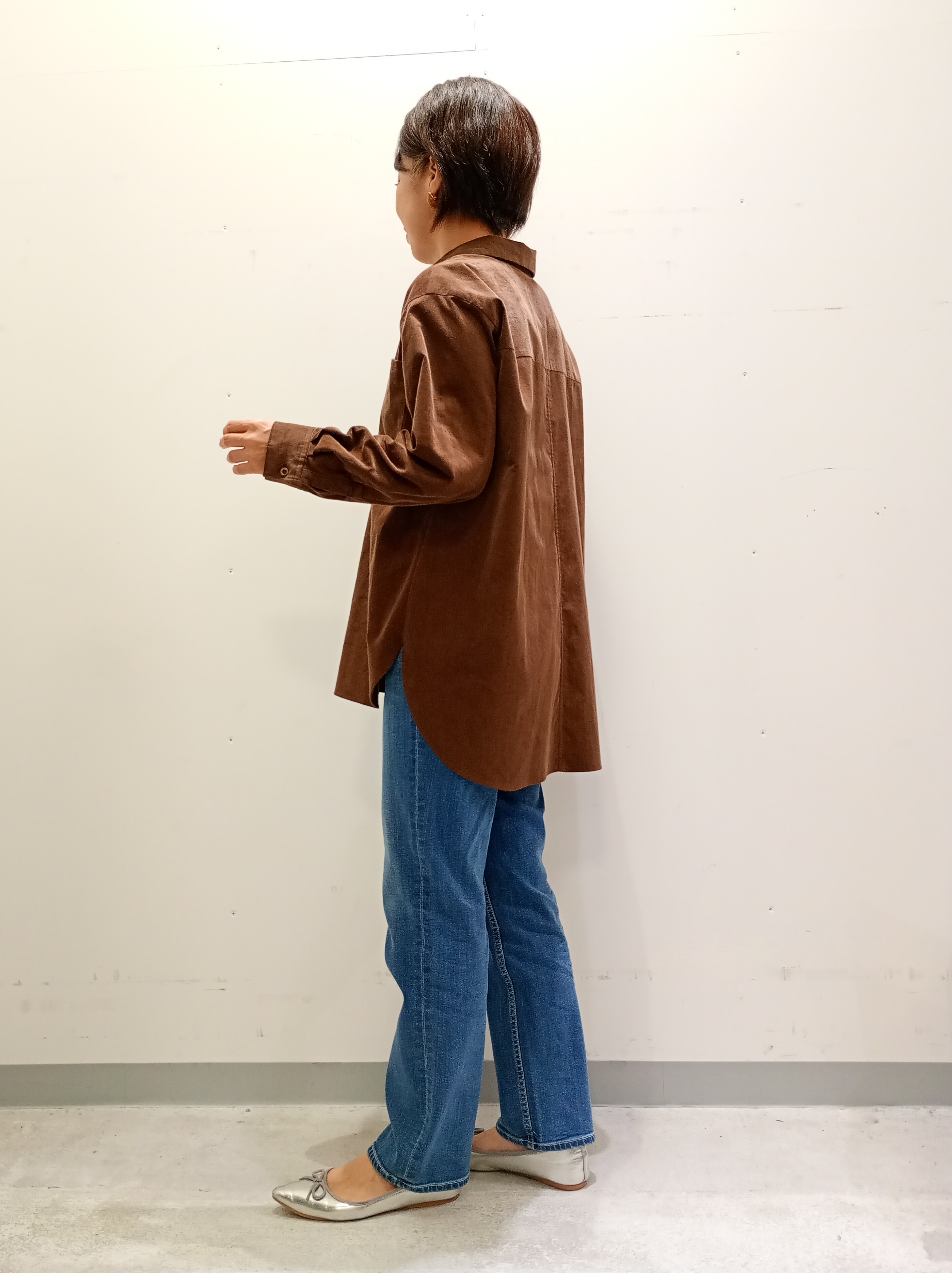 Kさんの「INDIVI｜【合皮／ショルダー付】スエード調ミドルバッグ」を使ったコーディネート