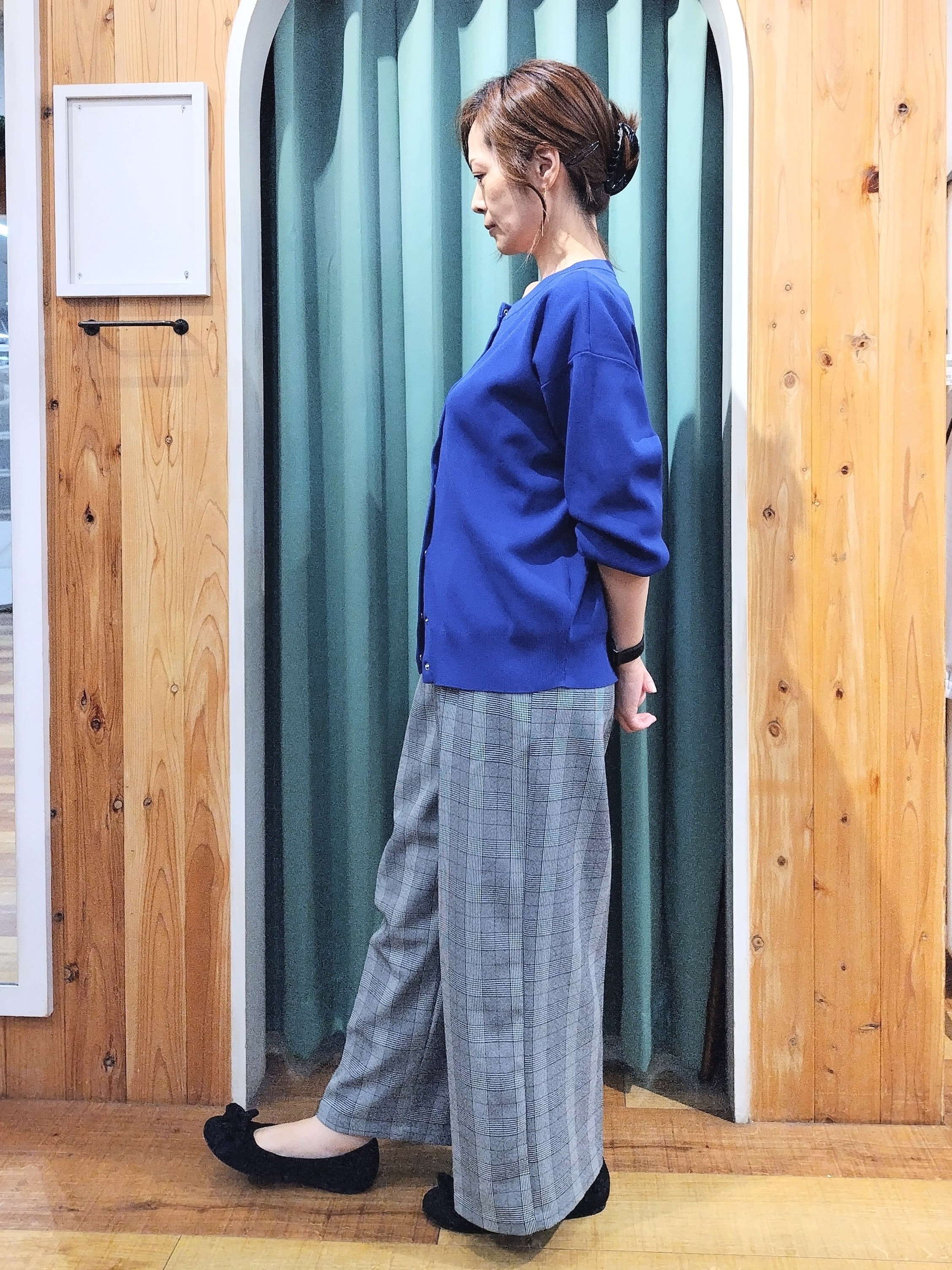 ショーコラさんの「SHOO･LA･RUE｜【セットアップ可/洗濯機可】軽やかに羽織れる スポンディッシュ ニットカーディガン」を使ったコーディネート