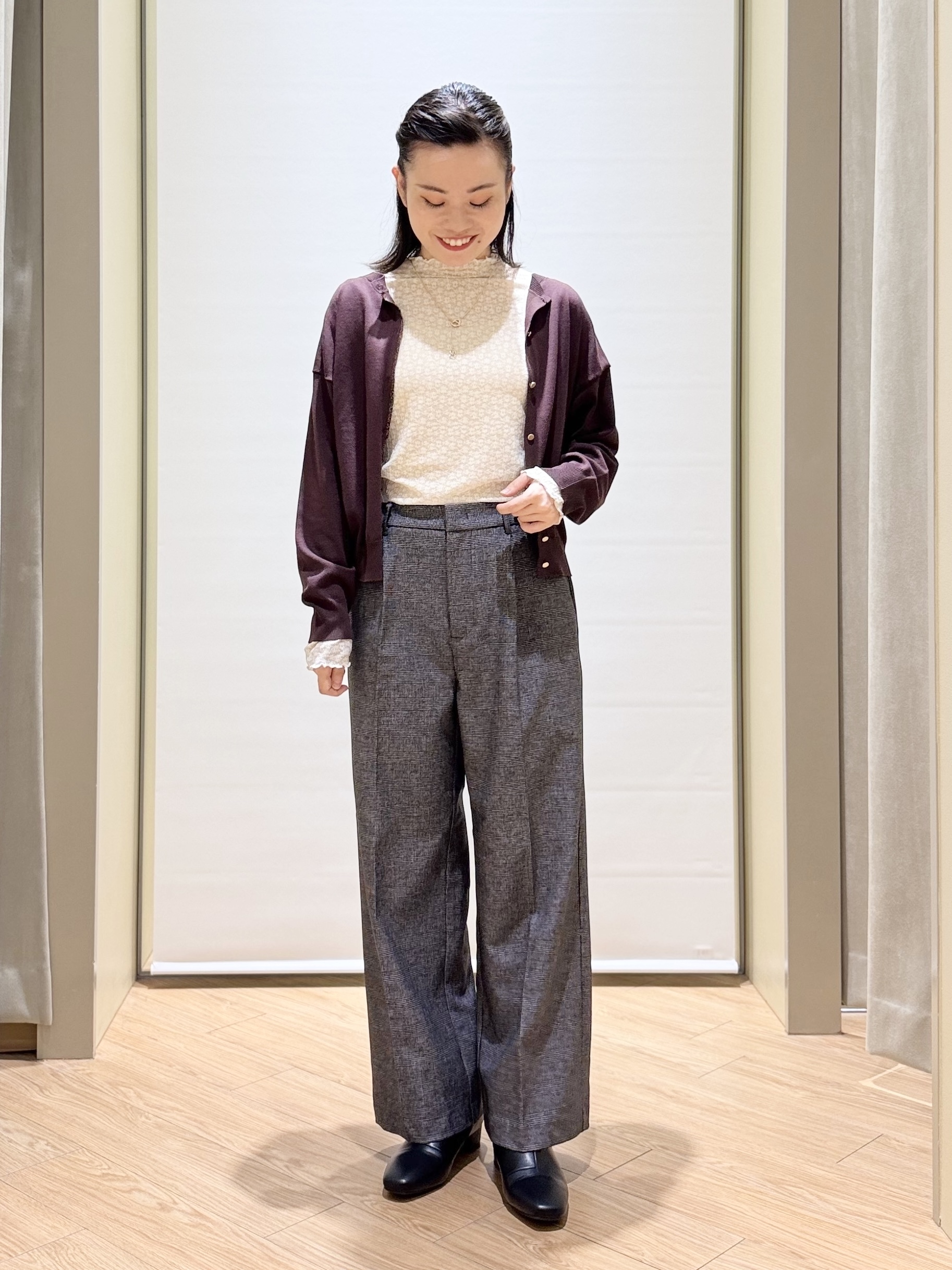 あんりさんの「grove｜【前後2WAY】さりげなく、上品にきらめく ニットカーディガン」を使ったコーディネート