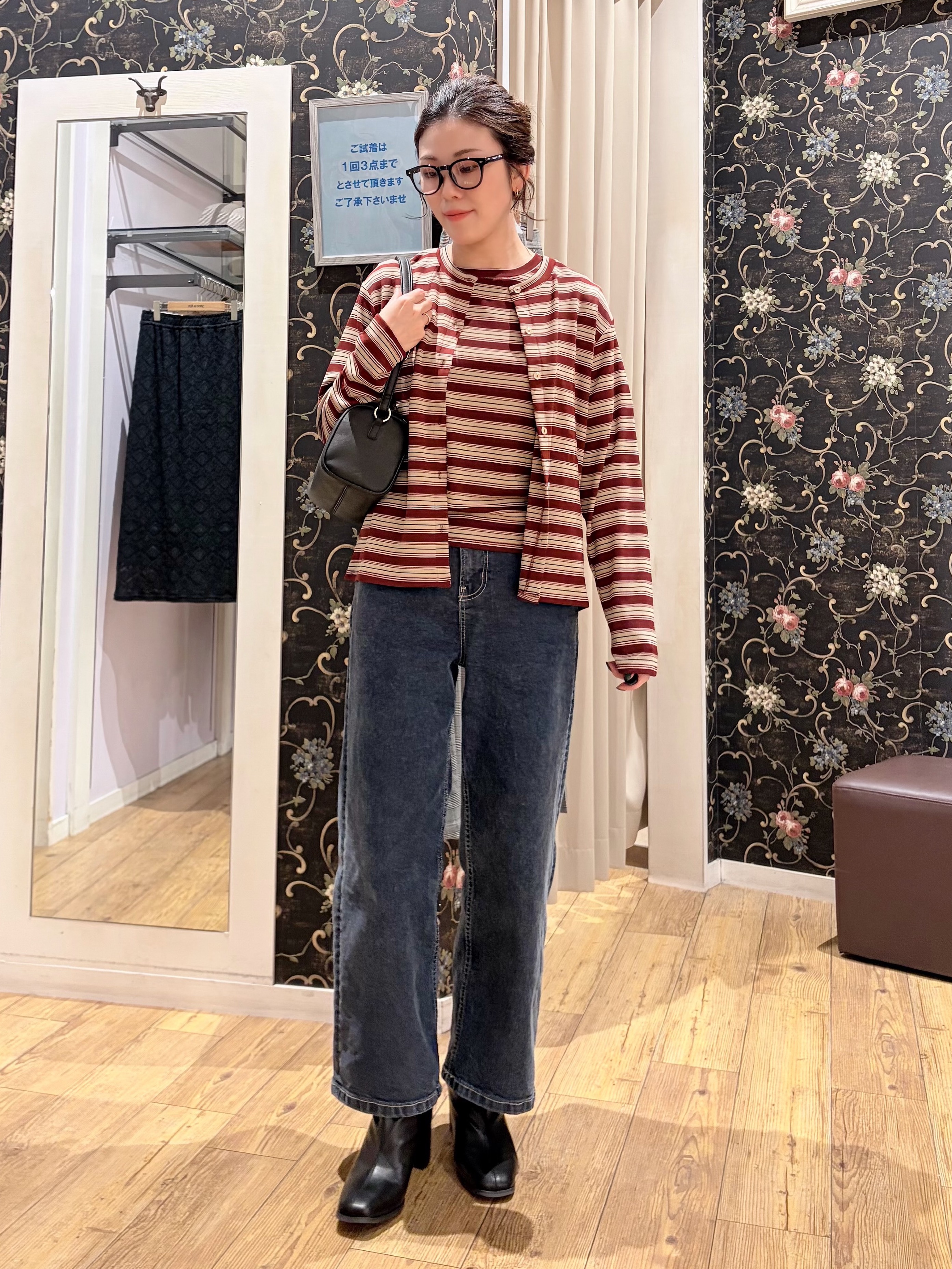 おうめさんの「SHOO･LA･RUE｜【2点セット/洗濯機可】マルチボーダーTシャツ+カーディガン」を使ったコーディネート