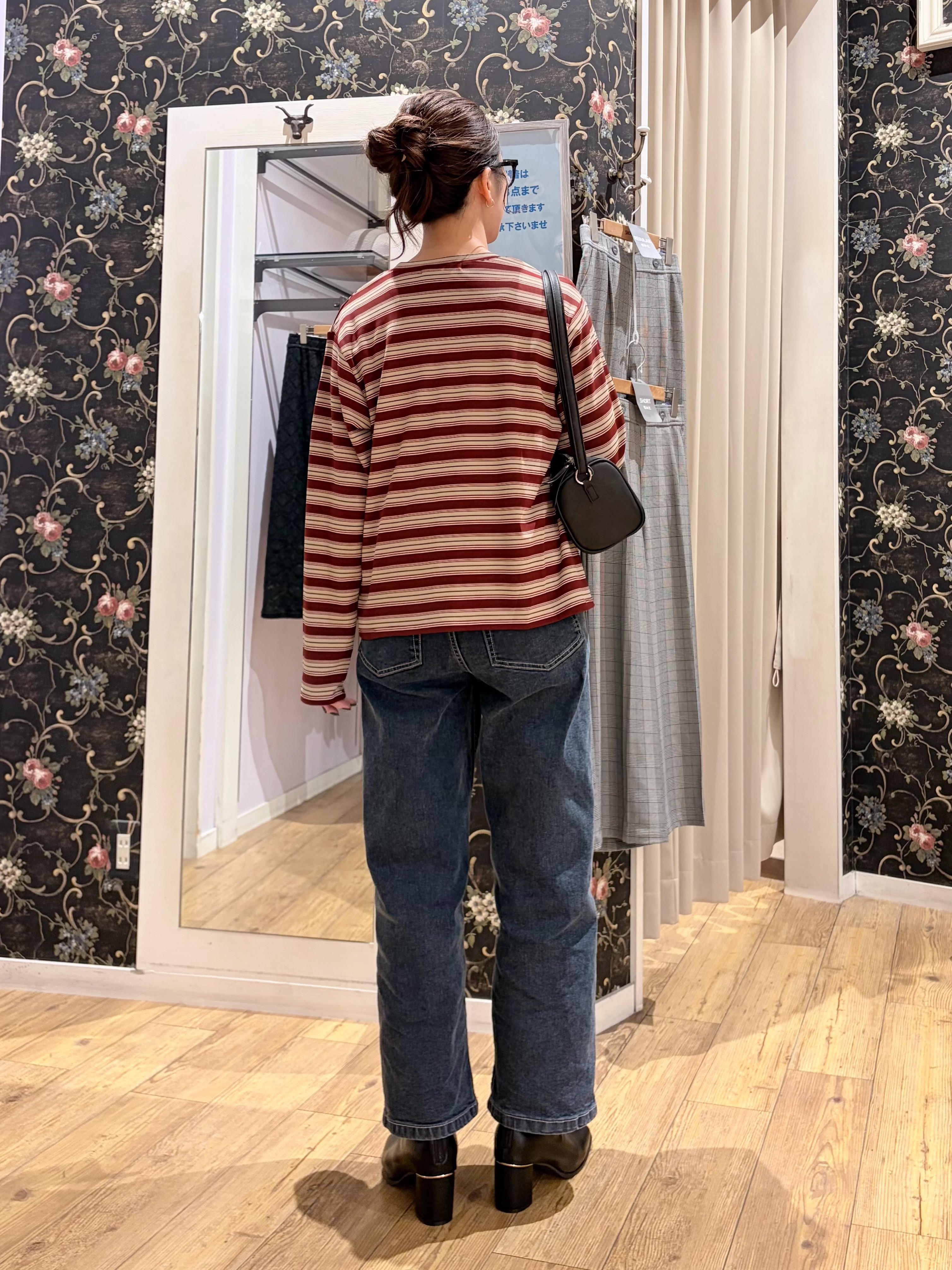 おうめさんの「SHOO･LA･RUE｜【2点セット/洗濯機可】マルチボーダーTシャツ+カーディガン」を使ったコーディネート