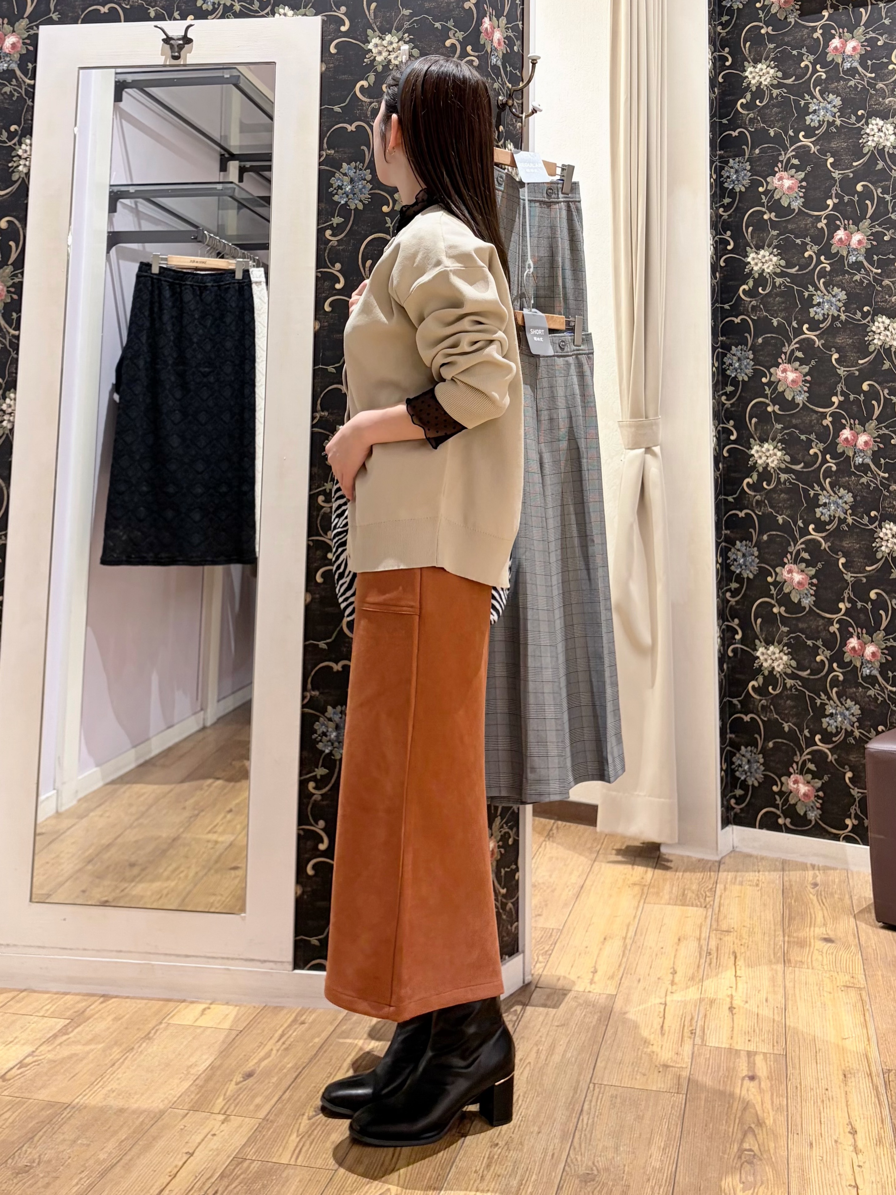 おうめさんの「SHOO･LA･RUE｜【セットアップ可/洗濯機可】軽やかに羽織れる スポンディッシュ ニットカーディガン」を使ったコーディネート