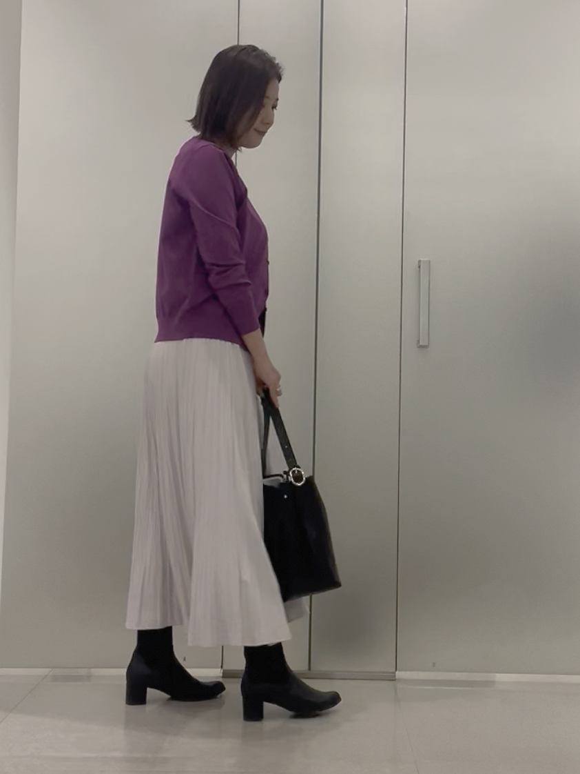 まどかさんの「UNTITLED｜【アンサンブル可能/秋羽織り】コンパクトニットカーディガン」を使ったコーディネート