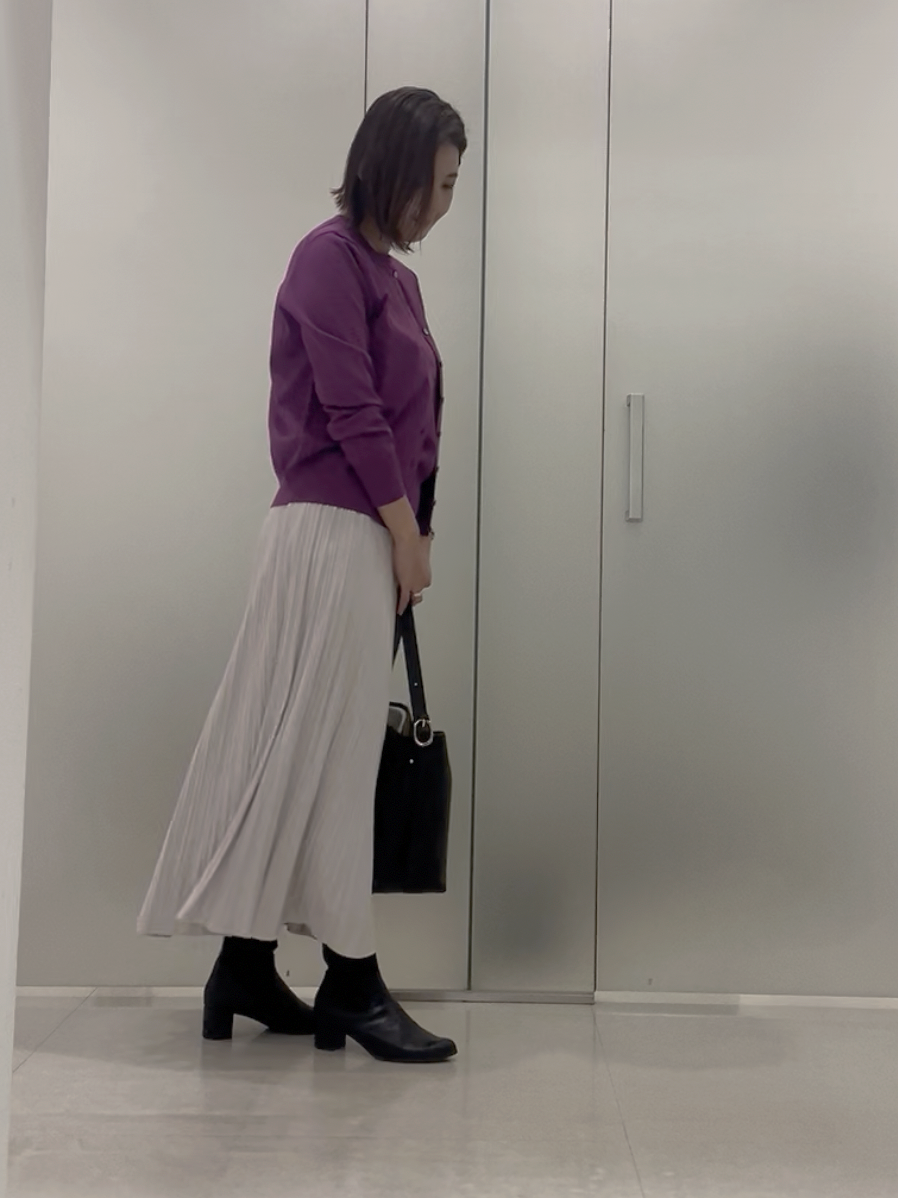 まどかさんの「UNTITLED｜【アンサンブル可能/秋羽織り】コンパクトニットカーディガン」を使ったコーディネート