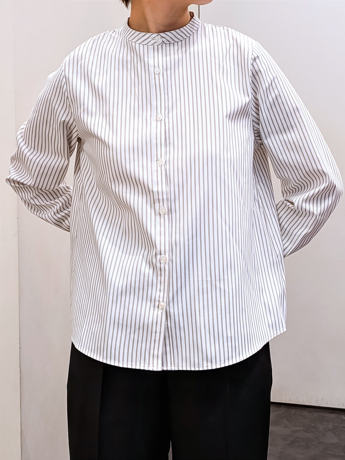 やまちゃんさんの「grove｜【2点セット/時短・着回し】ニットベスト&times;シャツ」を使ったコーディネート