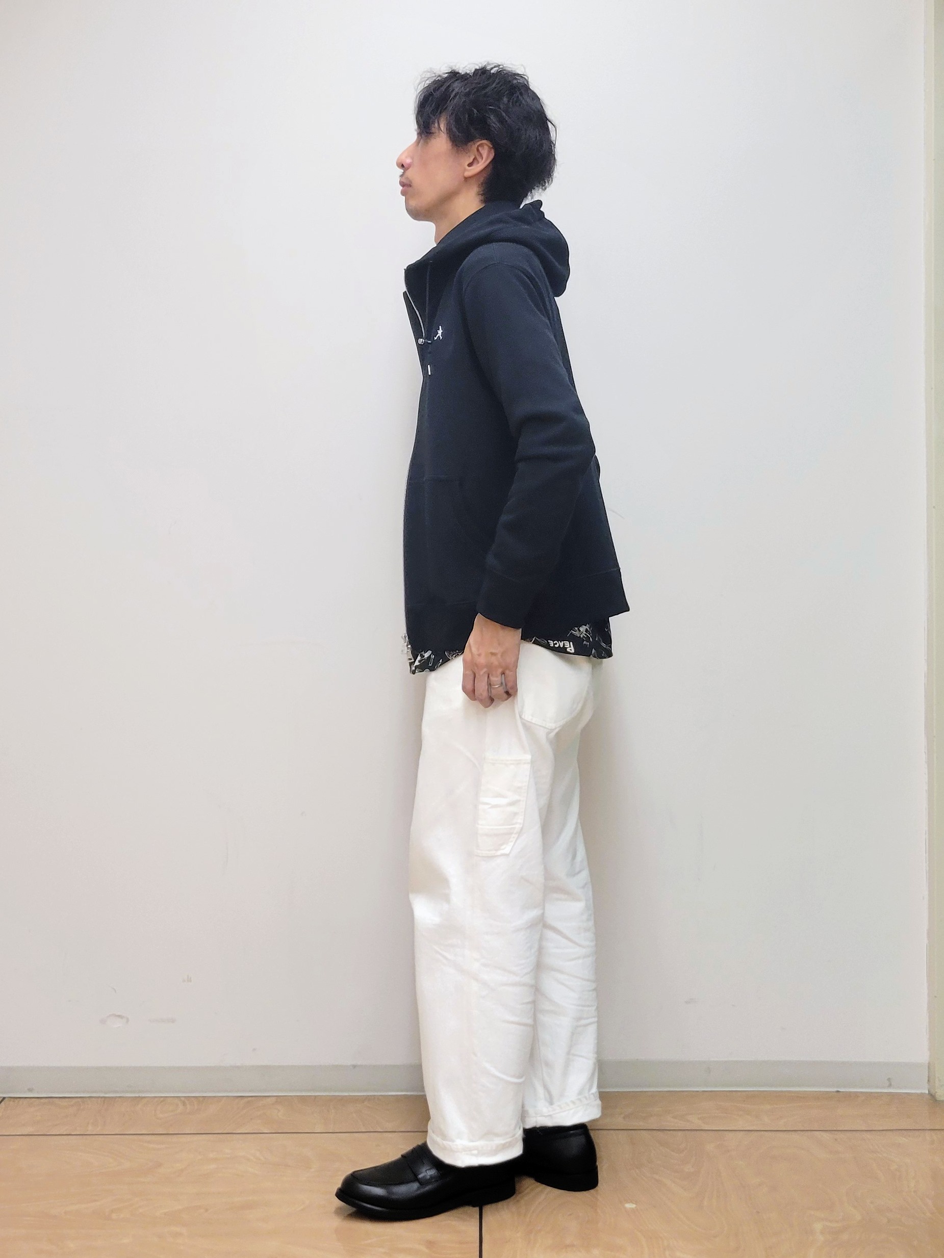 piroyaさんの「TAKEO KIKUCHI｜【BOWLER HAT LABEL】ジップアップ スウェットパーカー」を使ったコーディネート