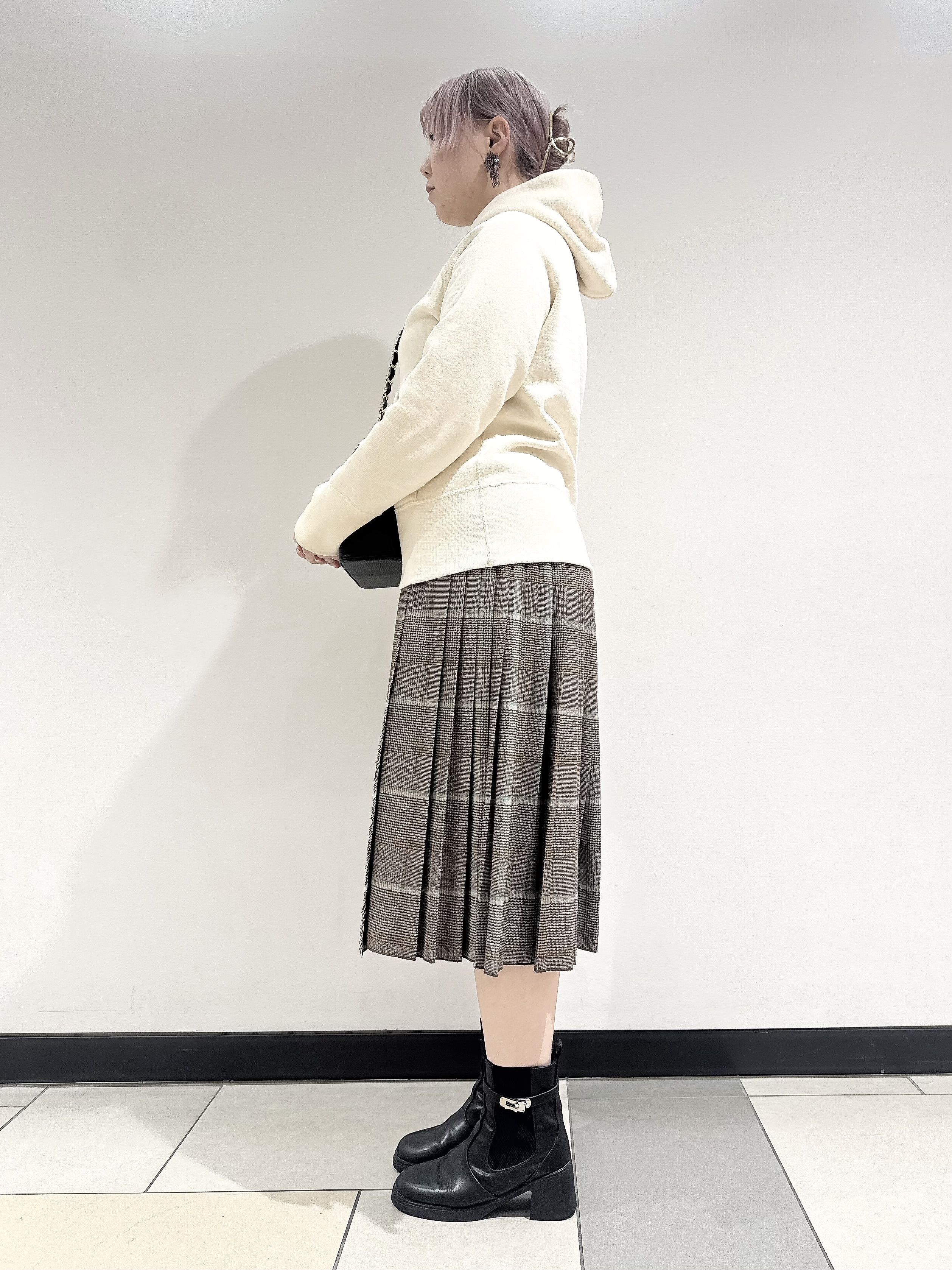 なかもとあきさんの「DRESSTERIOR｜デキシー吊裏毛ジップアップパーカ」を使ったコーディネート
