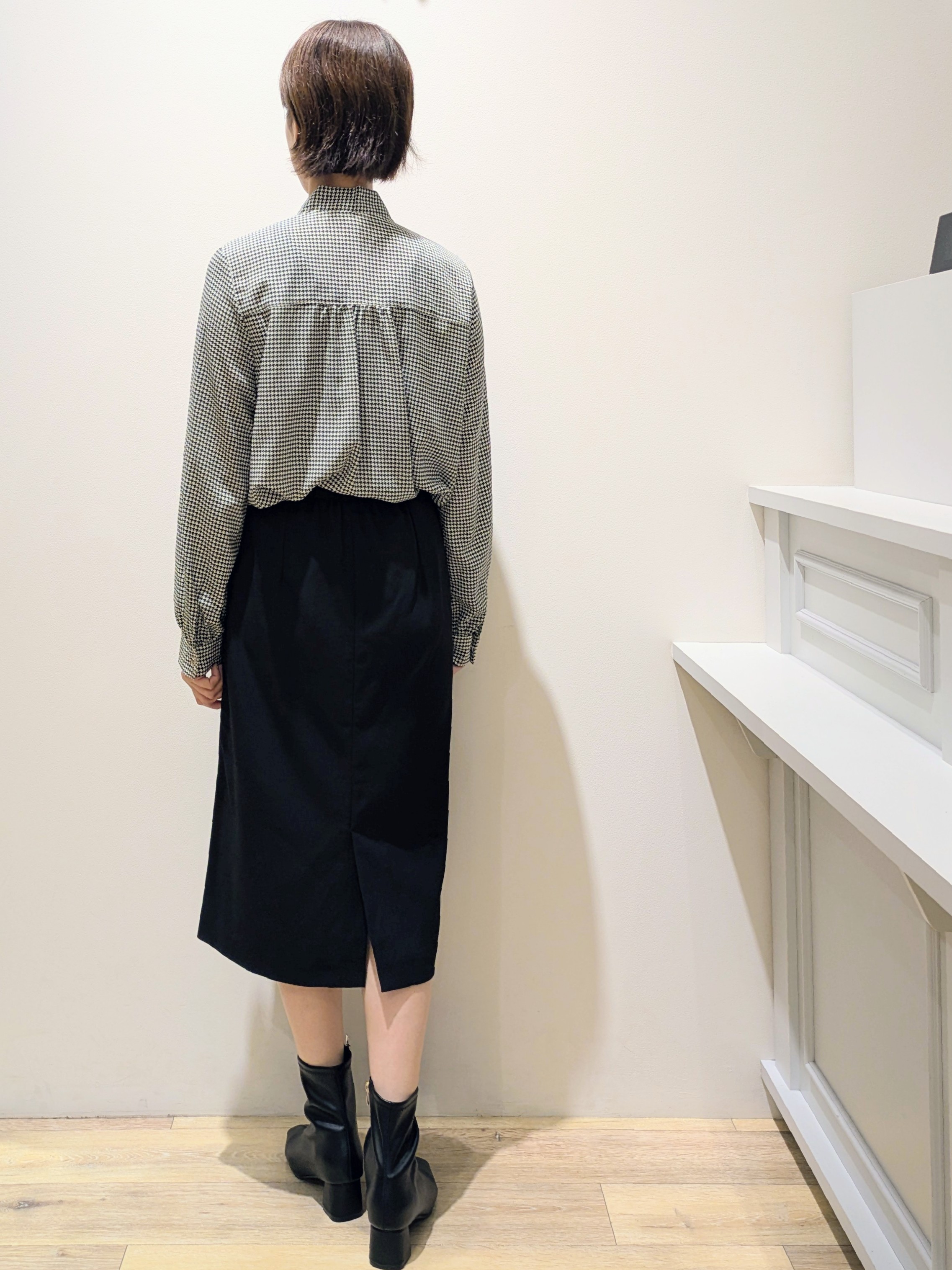 miuraさんの「index｜【防シワ】ダブルフレアボウタイブラウス《洗濯機OK／イージーアイロン》」を使ったコーディネート