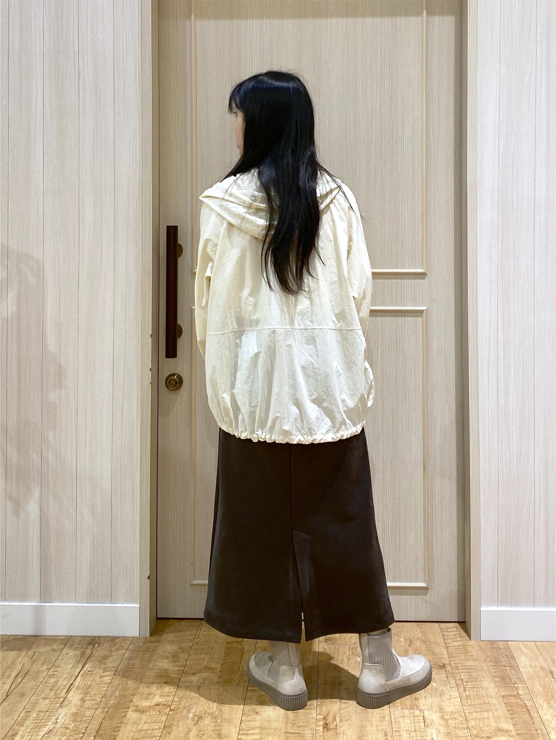 ERIさんの「SHOO･LA･RUE｜【S-LL/撥水】ゴールドパーツで女性らしく ギャザーブルゾン」を使ったコーディネート
