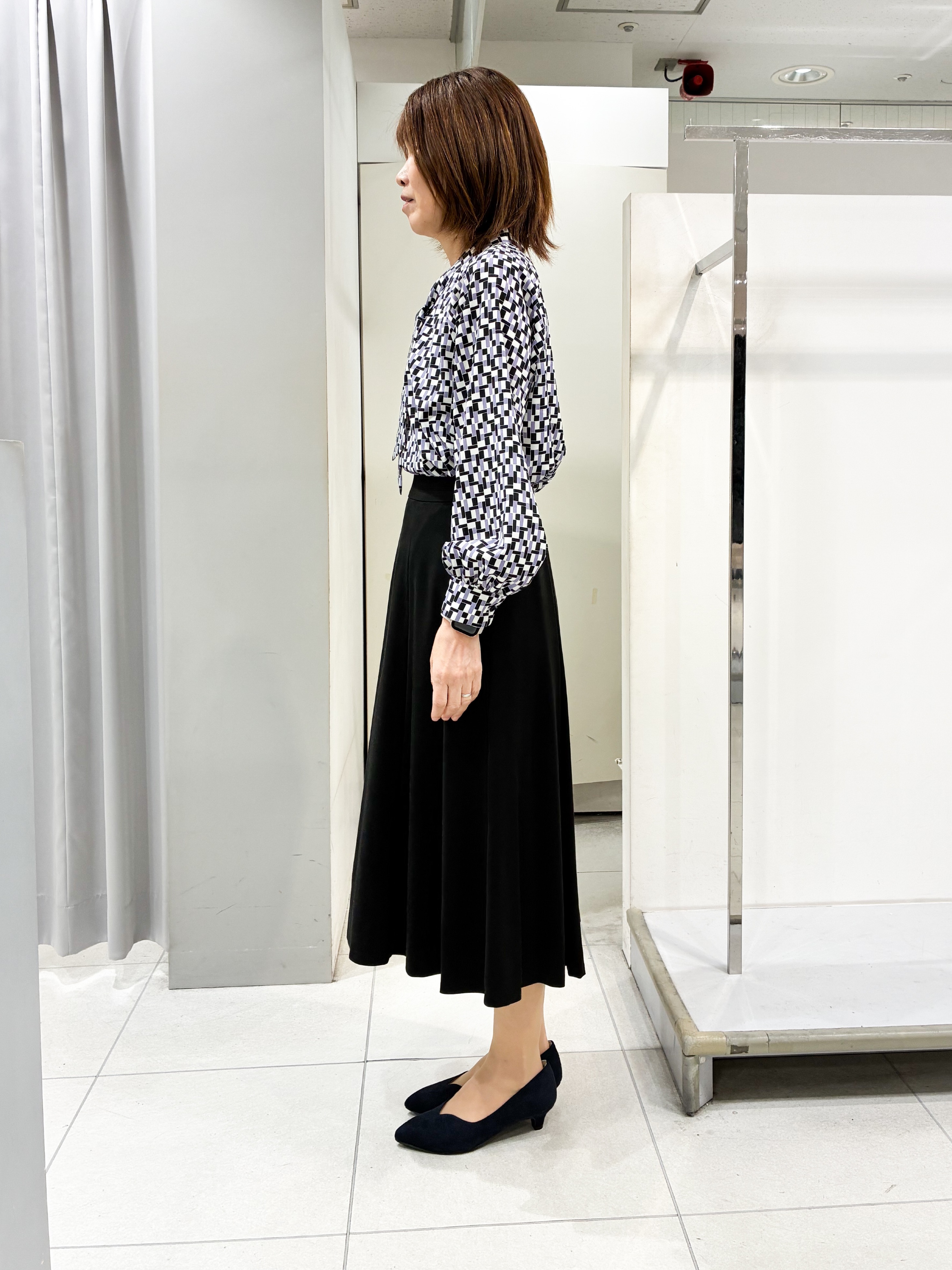 たみちゃんさんの「Reflect｜【SS-4Lサイズ／セットアップ】幾何柄プリント ボウタイデザインブラウス」を使ったコーディネート