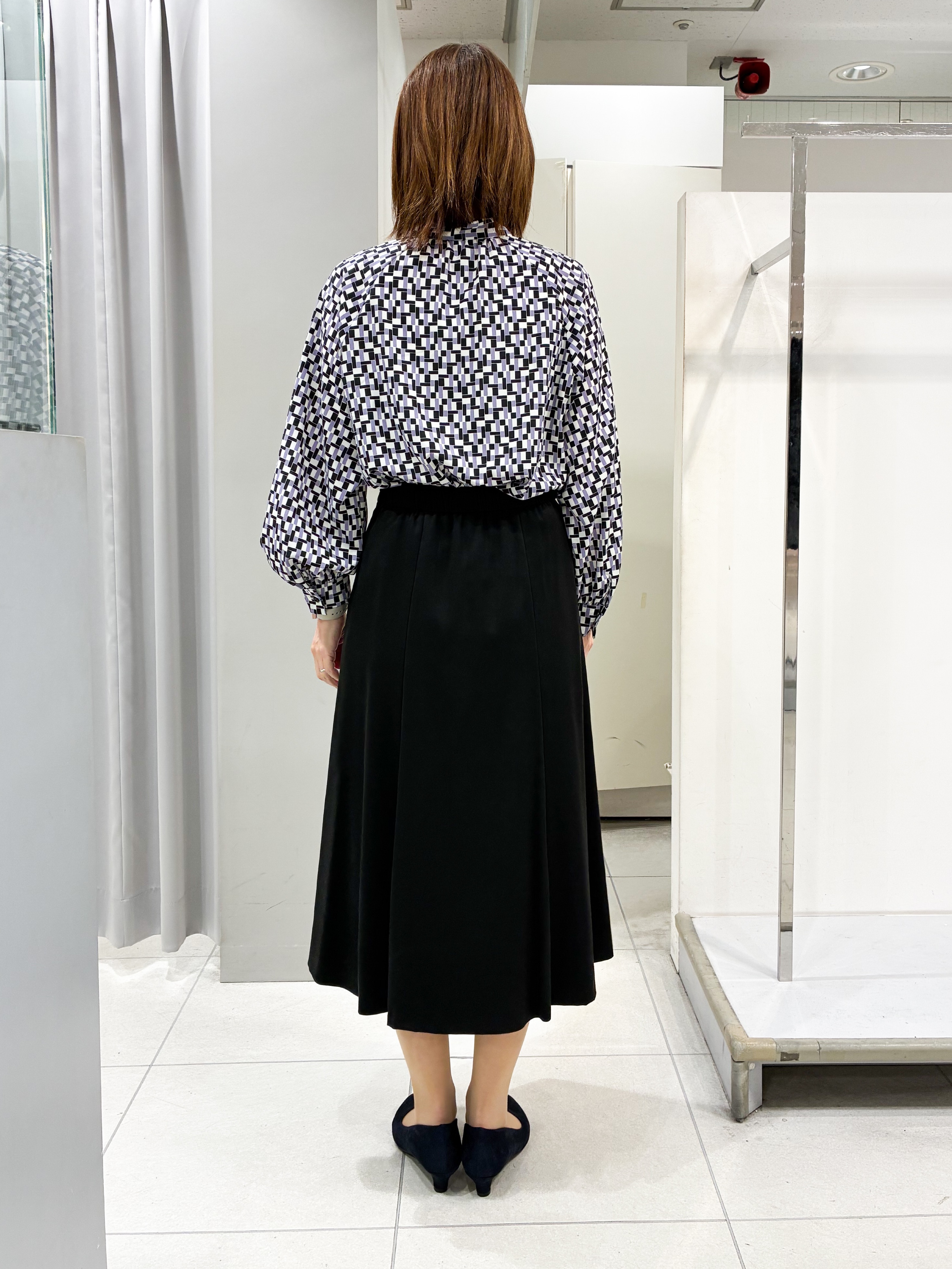 たみちゃんさんの「Reflect｜【SS-4Lサイズ／セットアップ】幾何柄プリント ボウタイデザインブラウス」を使ったコーディネート