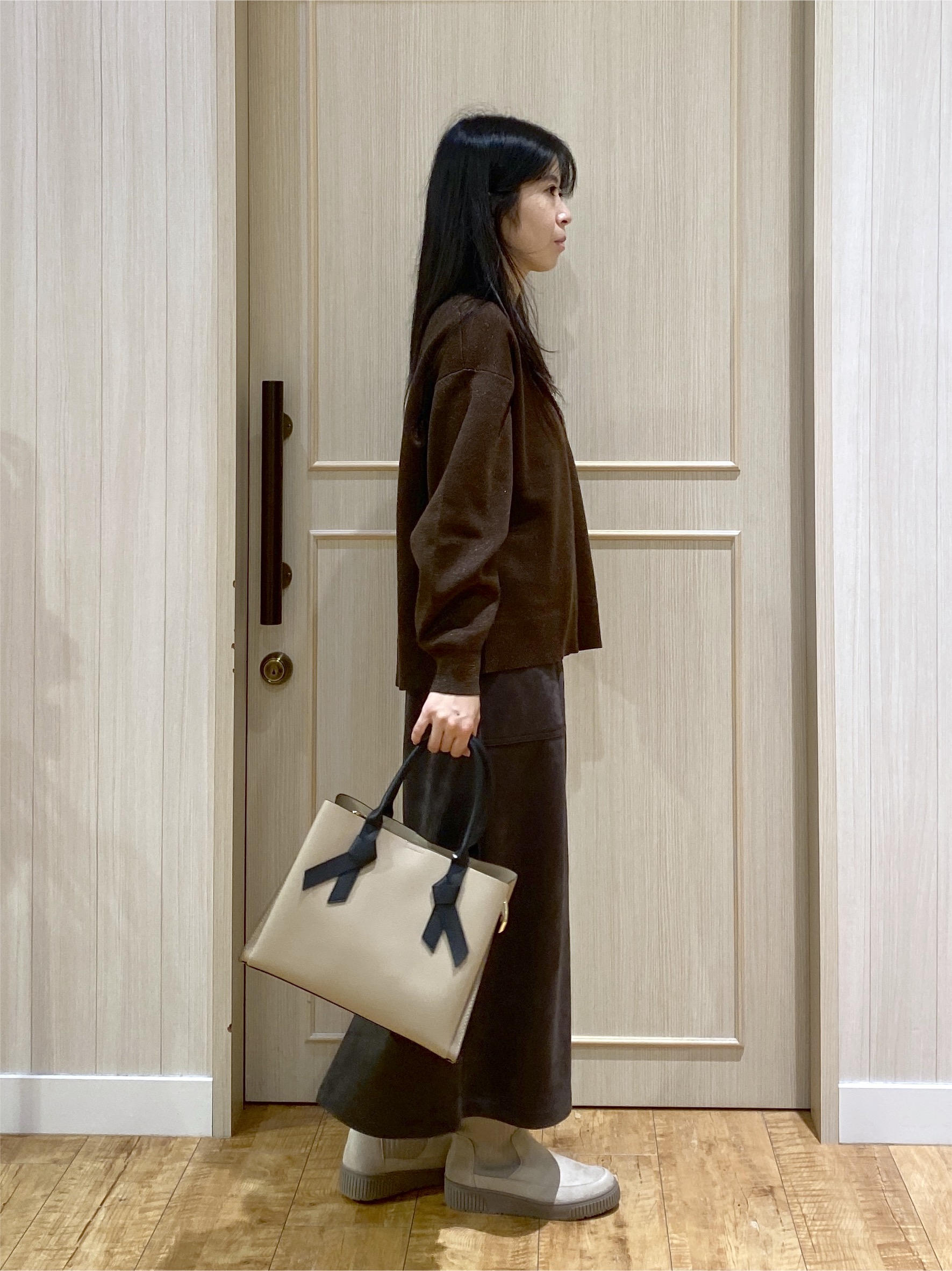 ERIさんの「SHOO･LA･RUE｜【S-LL/洗濯機可/体型カバー】繊細なラメが品よく華やか スウェットライクニット」を使ったコーディネート
