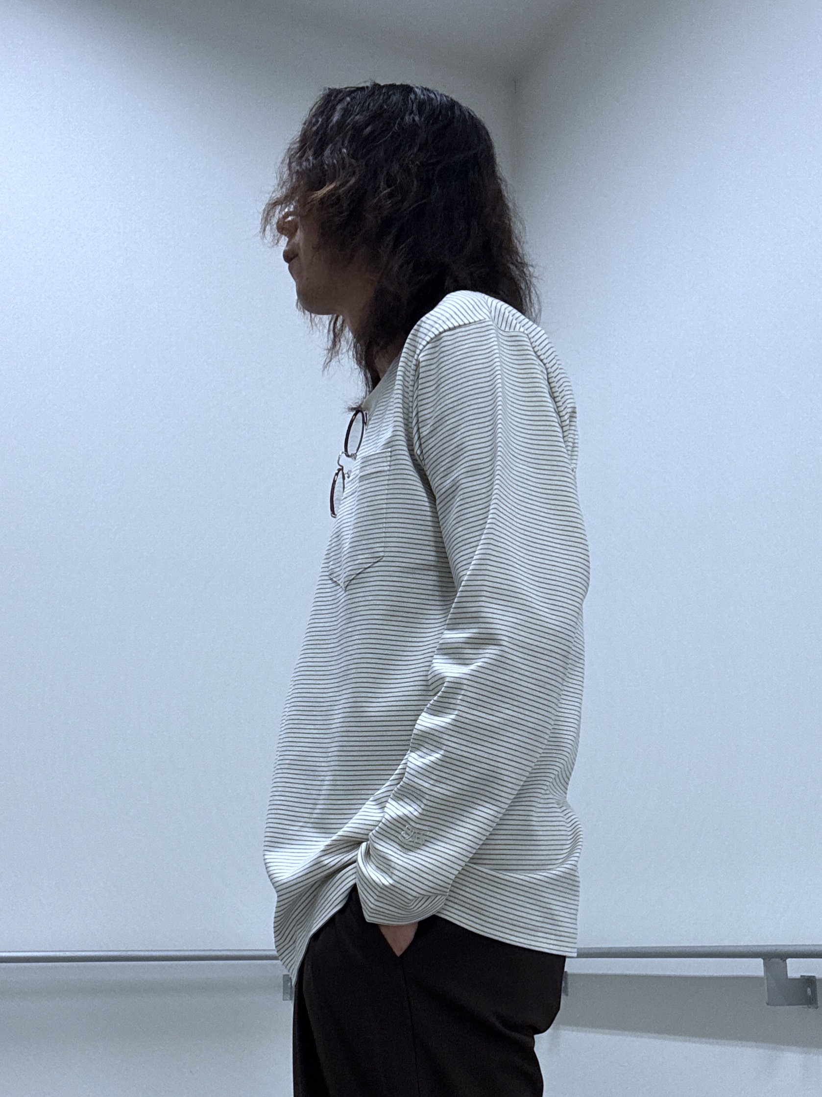 おーのさんの「TAKEO KIKUCHI｜シルケット ボーダー 長袖 Tシャツ」を使ったコーディネート