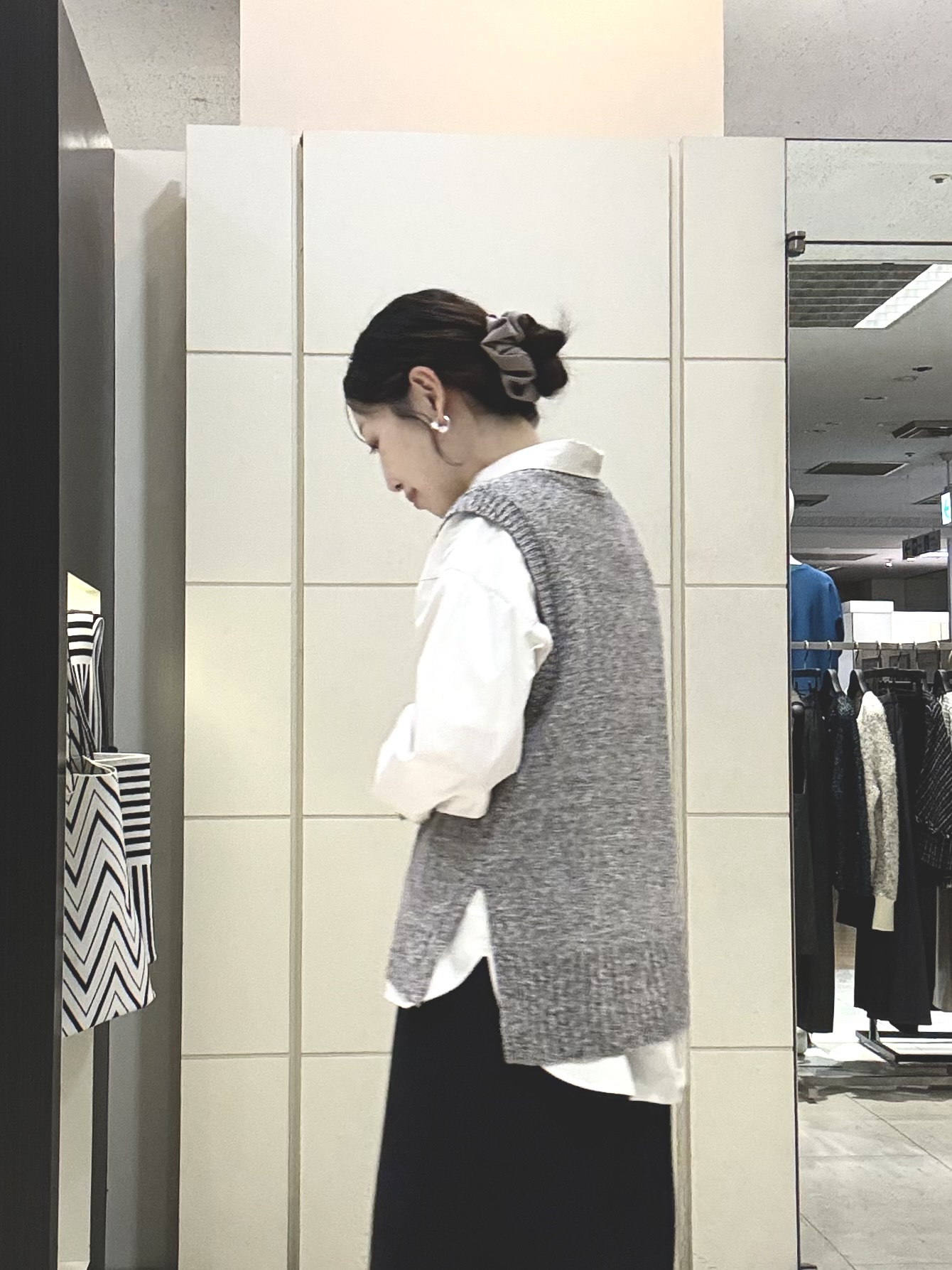 mori.さんの「UNTITLED｜【6色展開/コットン100】カラーベーシックシャツ」を使ったコーディネート