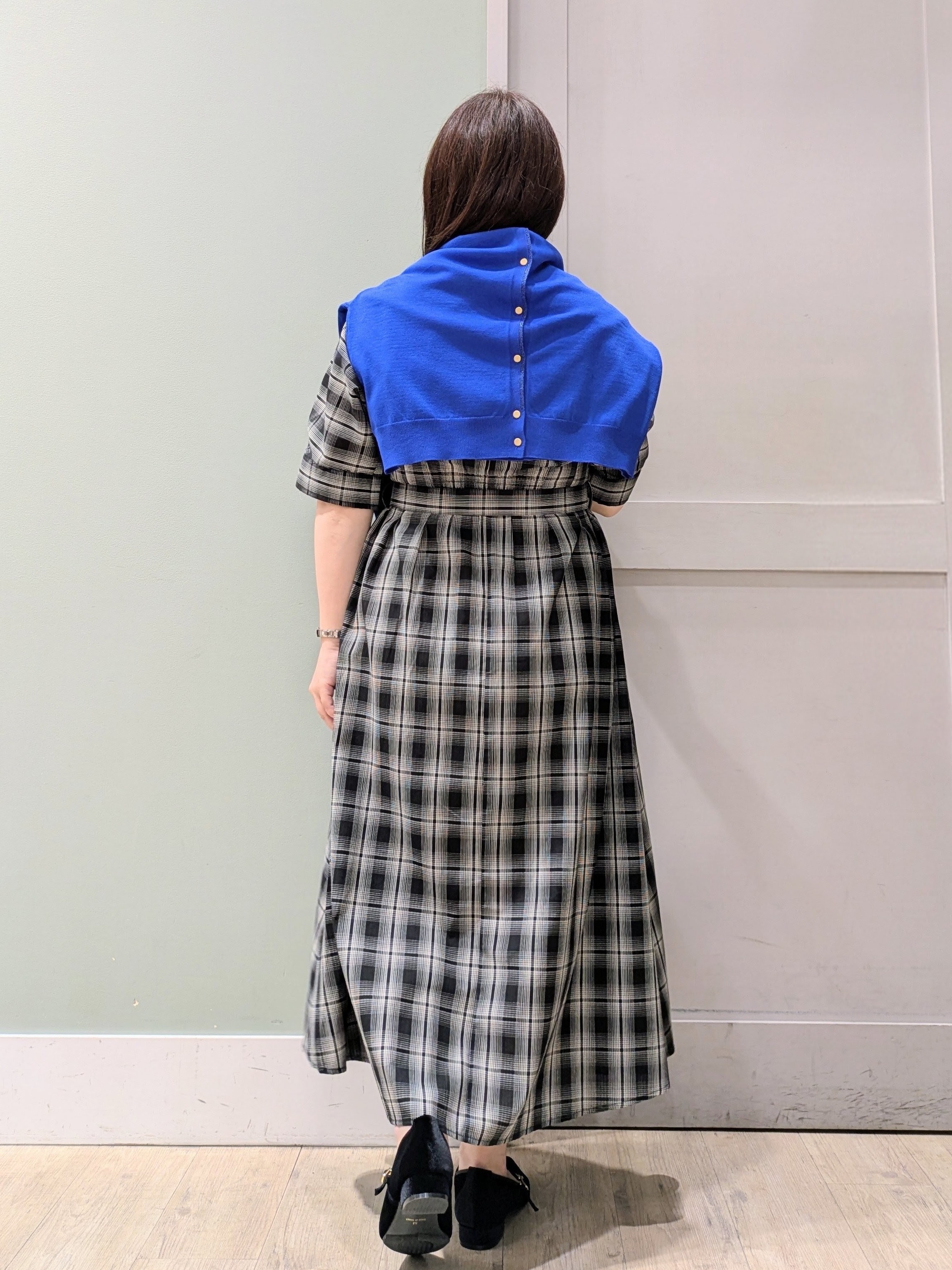 チグ♪さんの「grove｜【前後2WAY】さりげなく、上品にきらめく ニットカーディガン」を使ったコーディネート