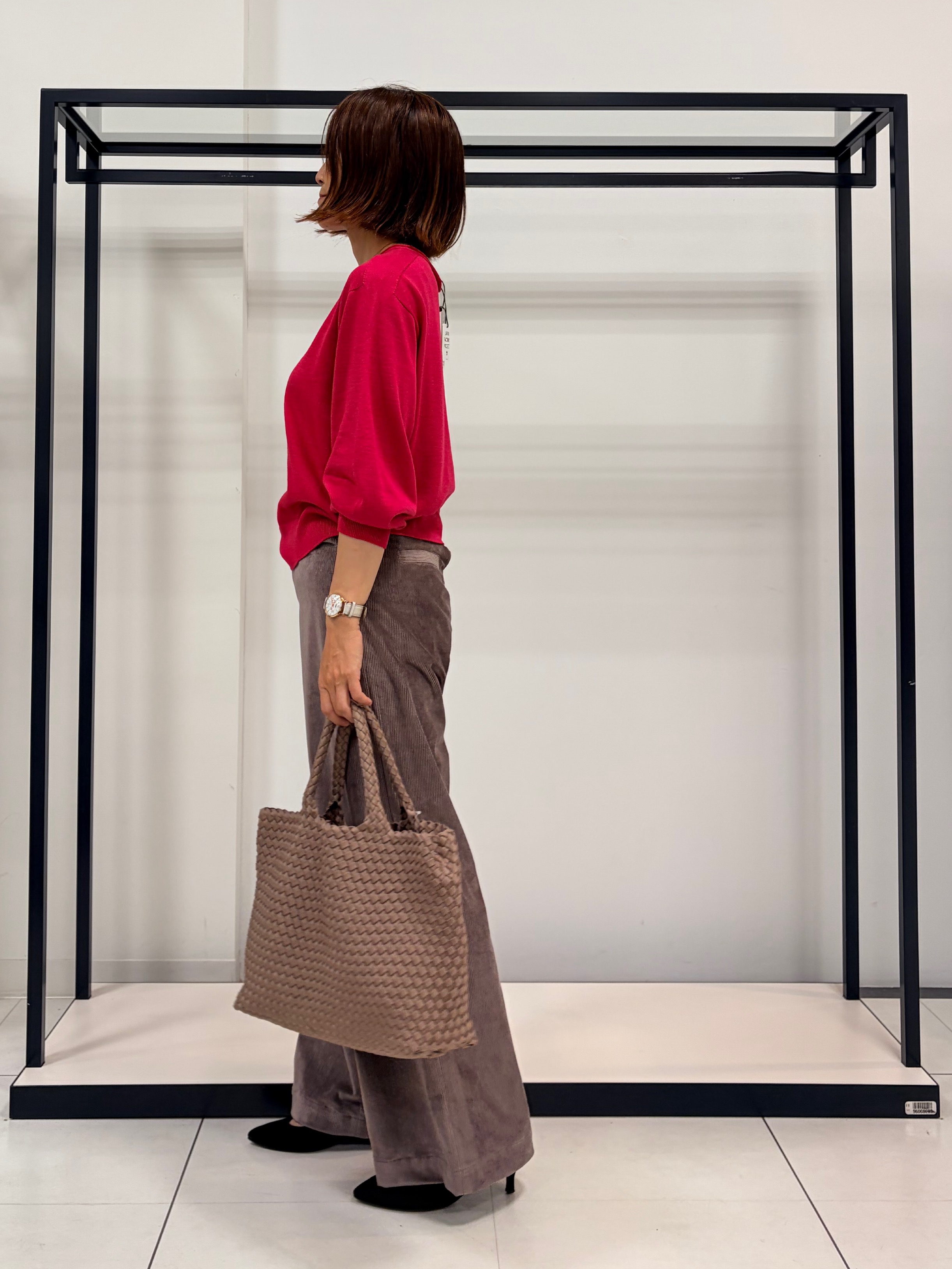 Mikiさんの「UNTITLED｜【大人の抜け感/8色展開】ボリュームスリーブニットプルオーバー」を使ったコーディネート