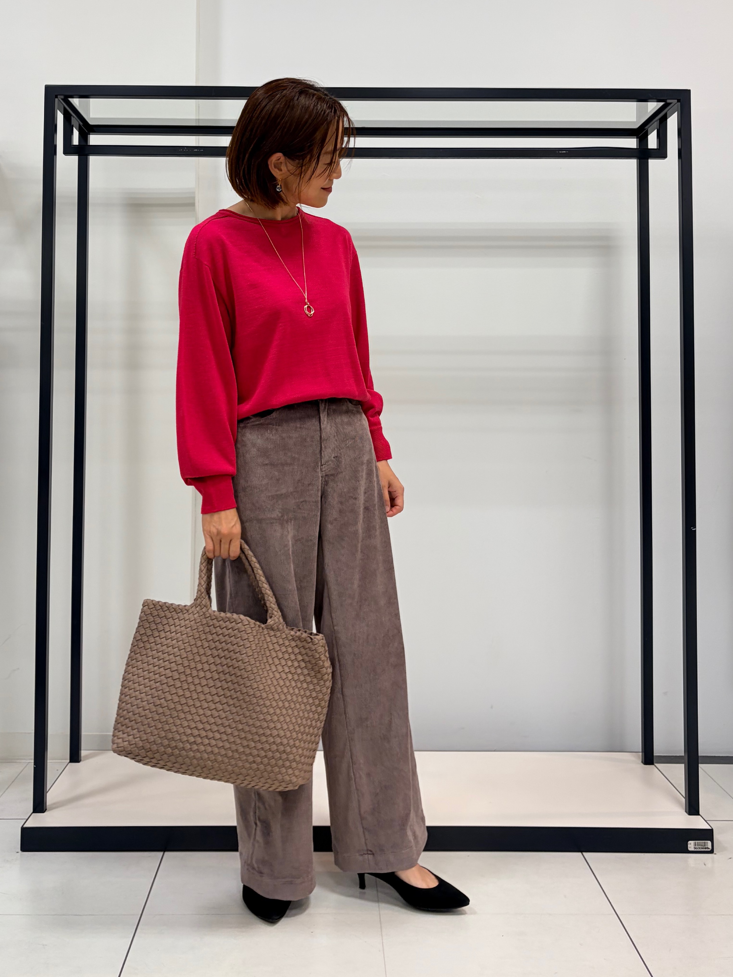Mikiさんの「UNTITLED｜【大人の抜け感/8色展開】ボリュームスリーブニットプルオーバー」を使ったコーディネート