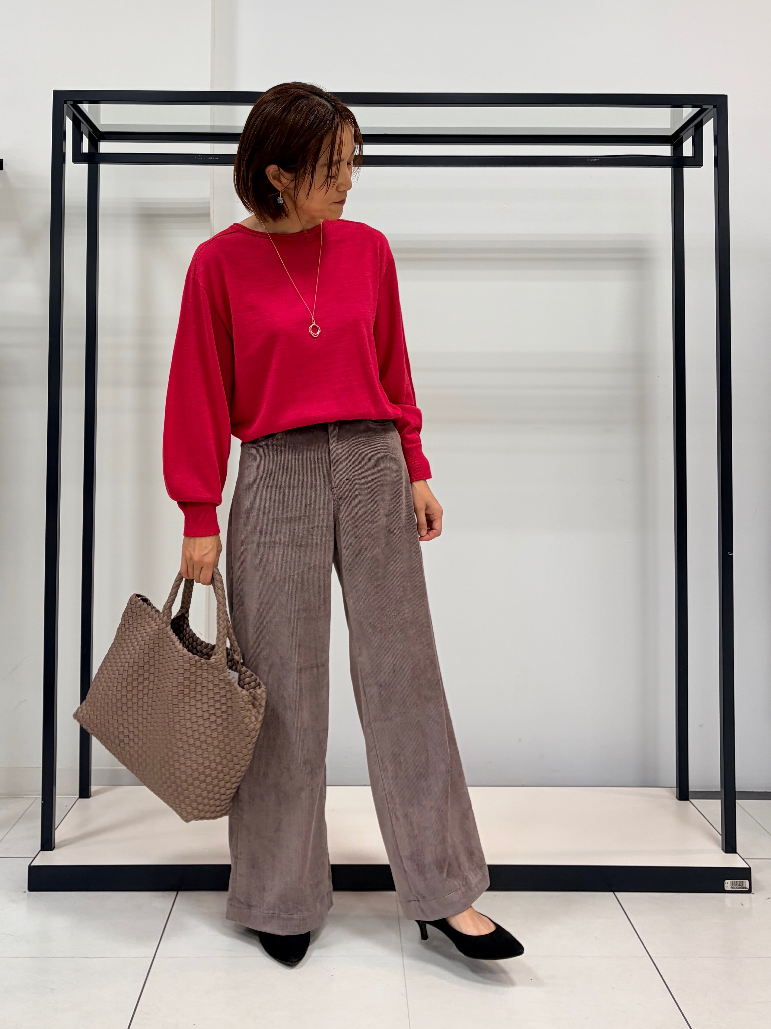 Mikiさんの「UNTITLED｜【大人の抜け感/8色展開】ボリュームスリーブニットプルオーバー」を使ったコーディネート