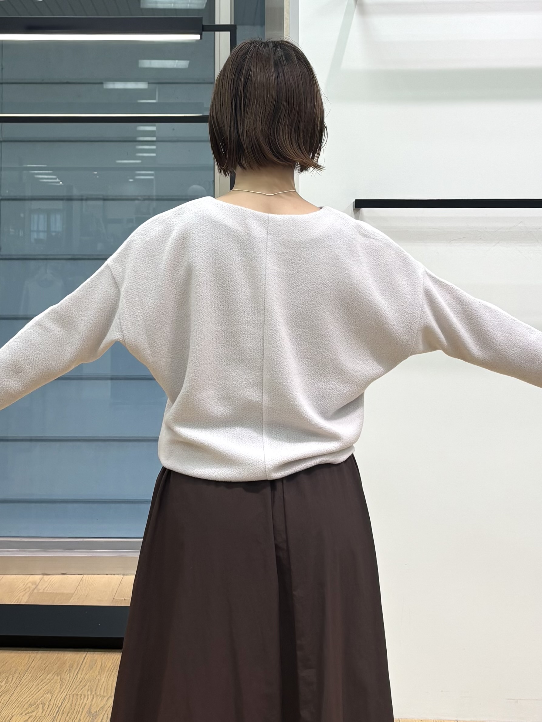 asamiさんの「INDIVI｜【撥水／裏地なし軽量】ギャザーボリュームスカート」を使ったコーディネート