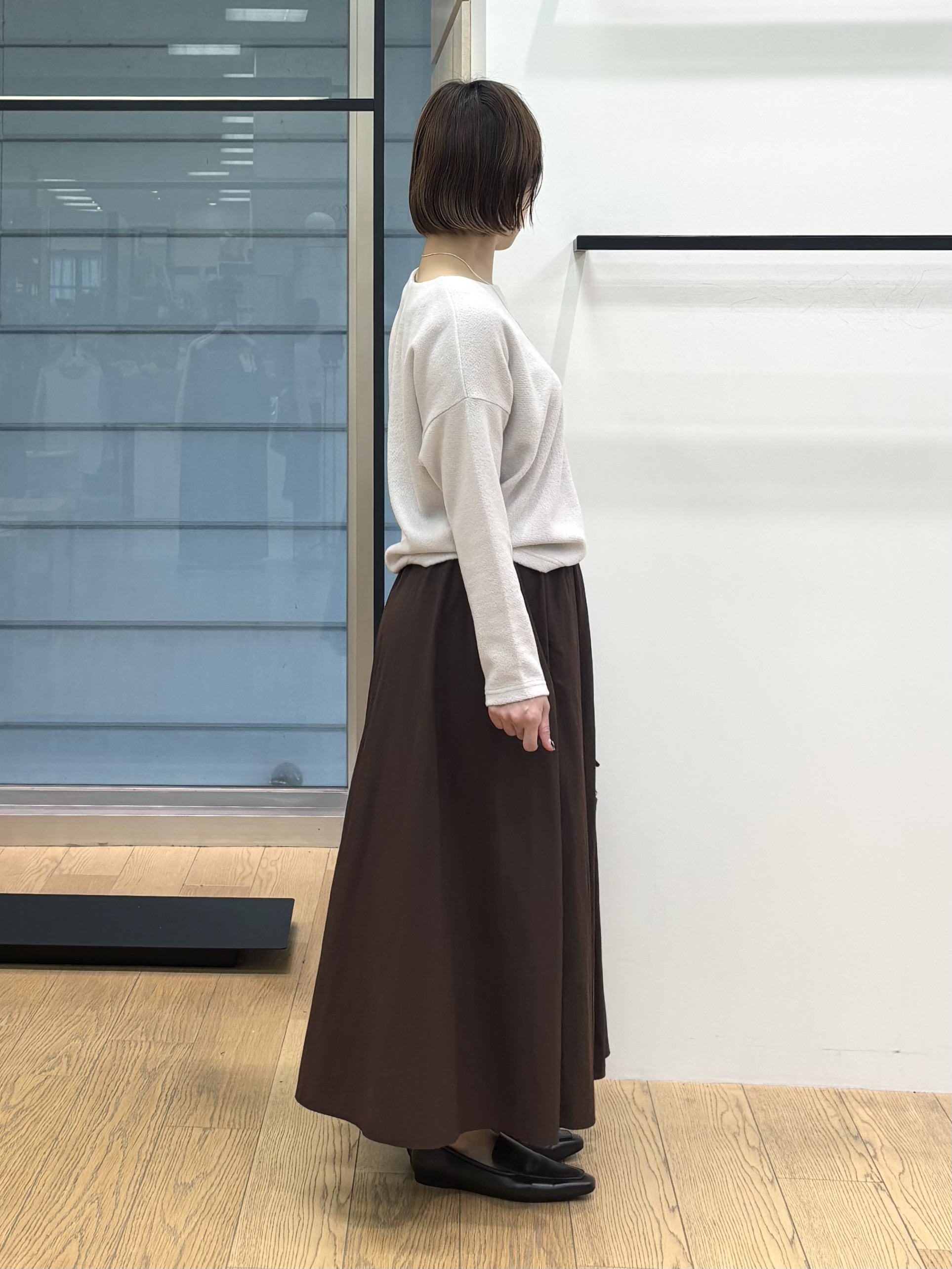 asamiさんの「INDIVI｜【撥水／裏地なし軽量】ギャザーボリュームスカート」を使ったコーディネート