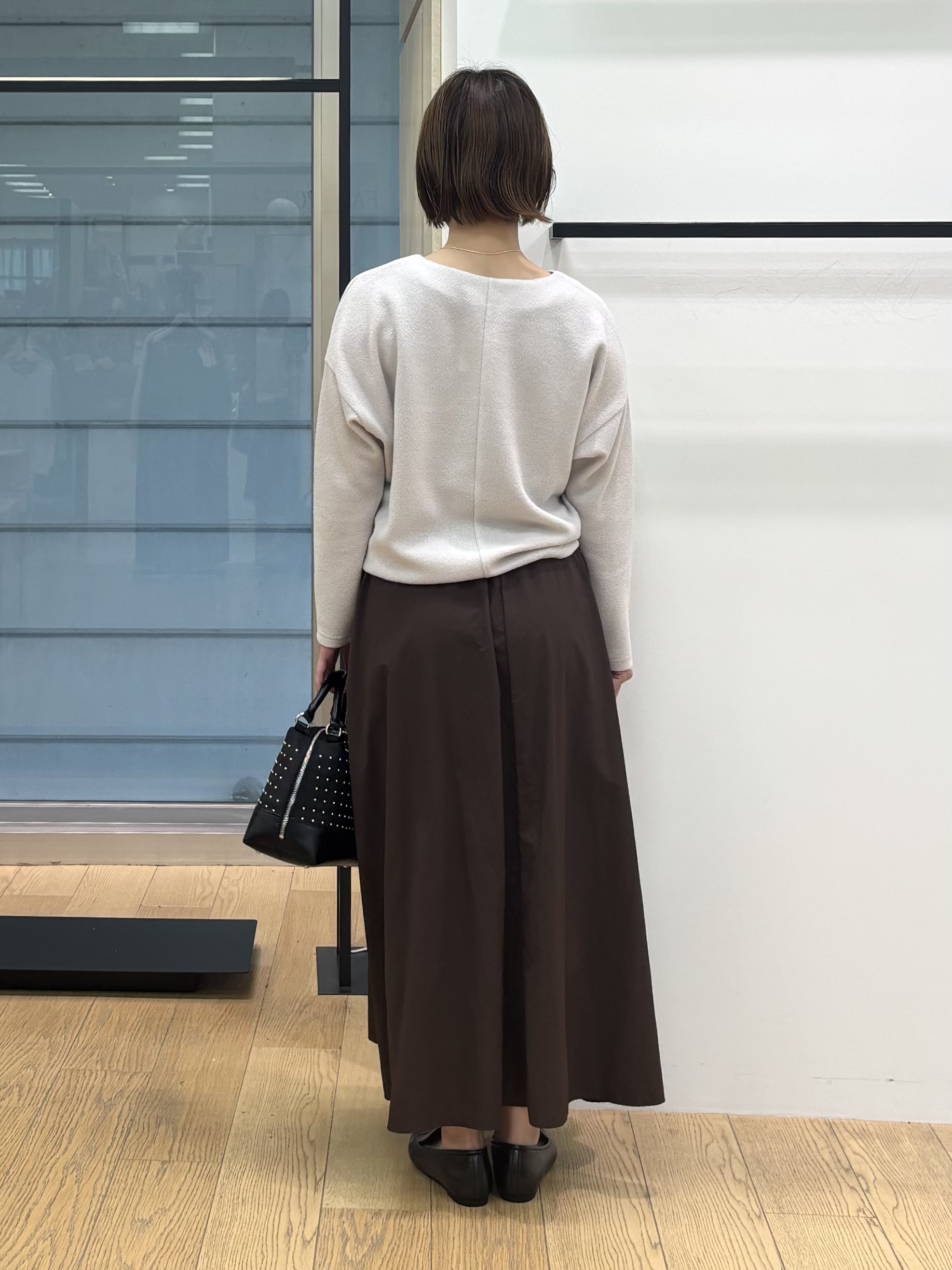 asamiさんの「INDIVI｜【撥水／裏地なし軽量】ギャザーボリュームスカート」を使ったコーディネート