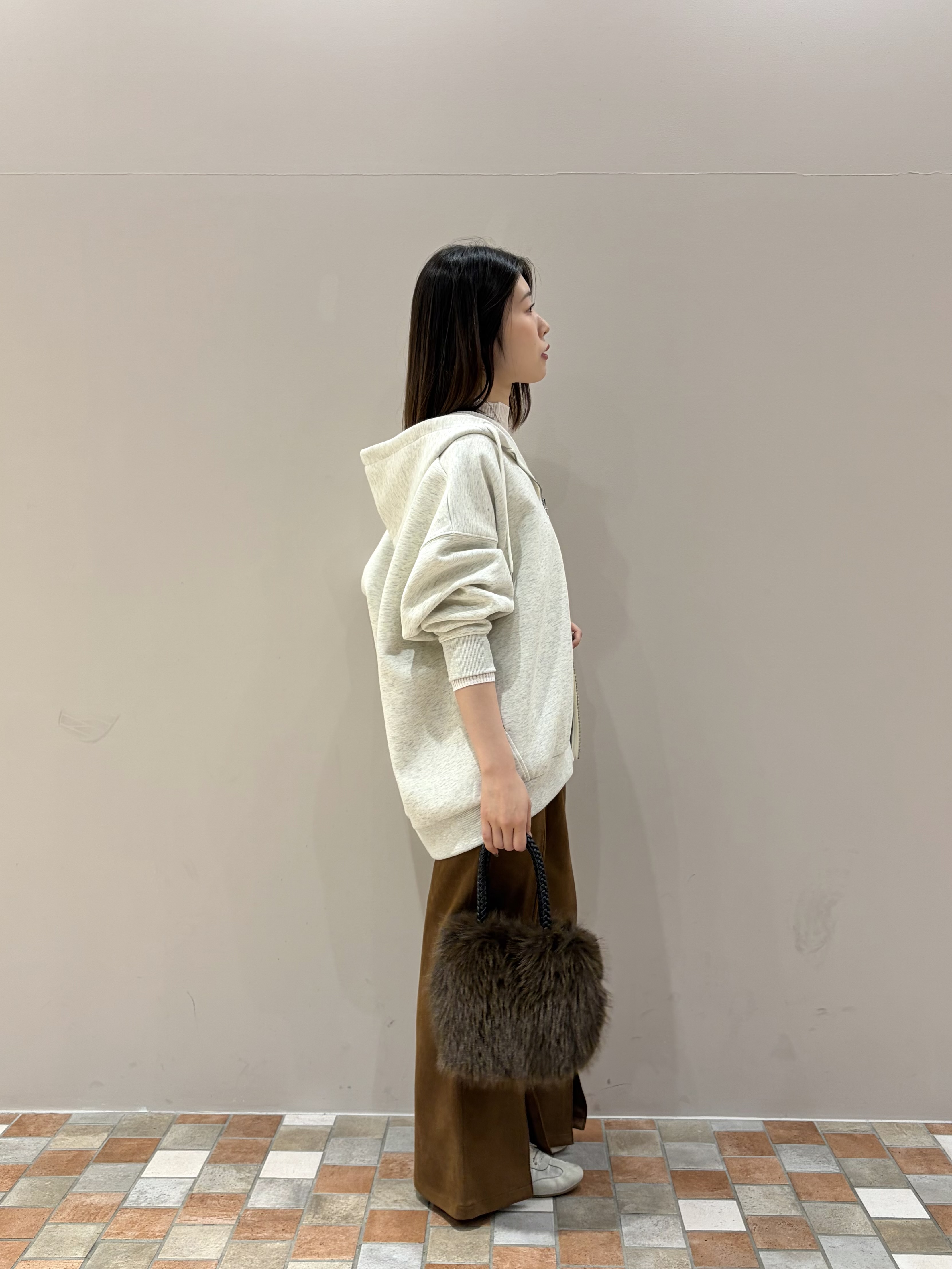 amiさんの「INDIVI｜ラインロングネックレス」を使ったコーディネート