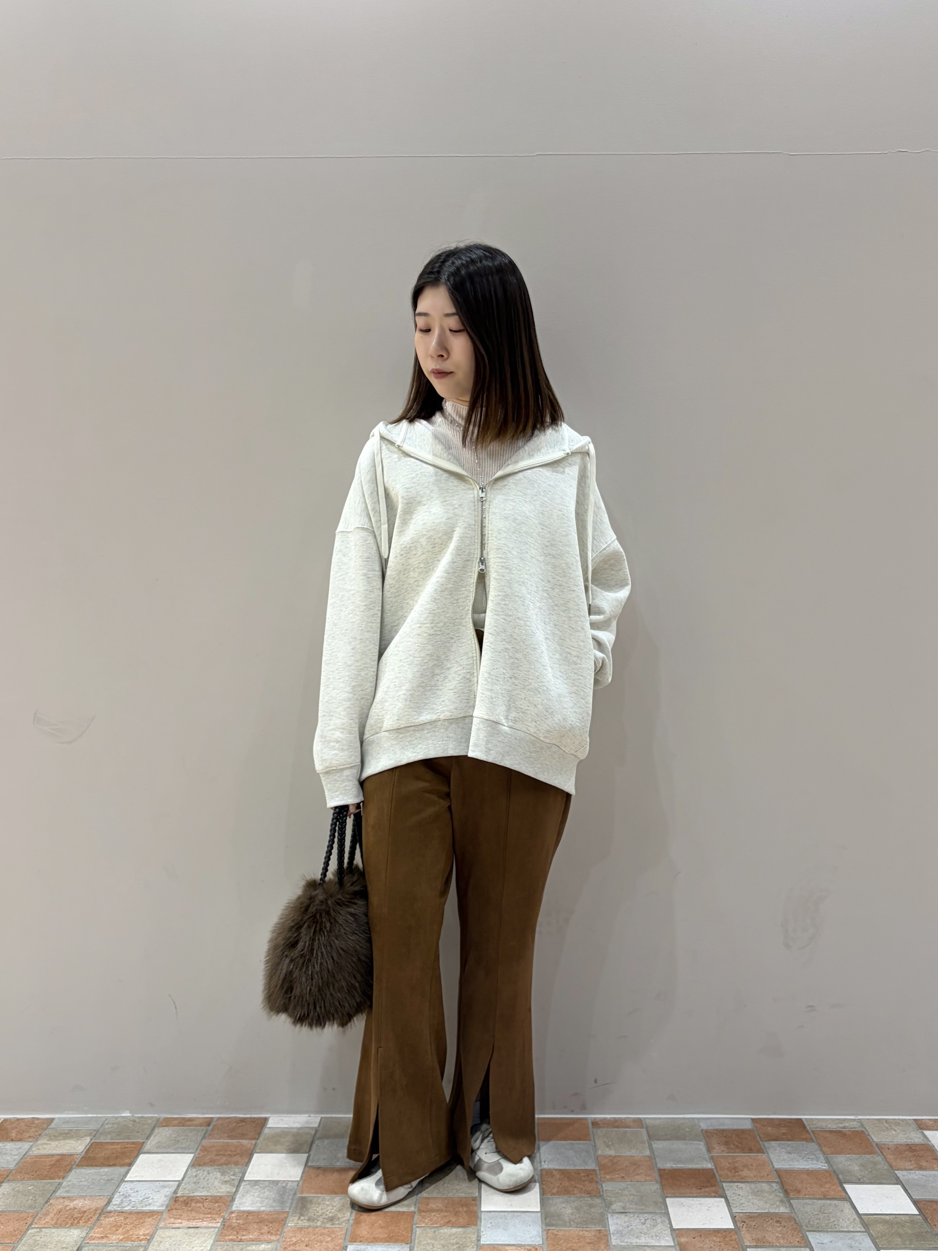 amiさんの「INDIVI｜ラインロングネックレス」を使ったコーディネート