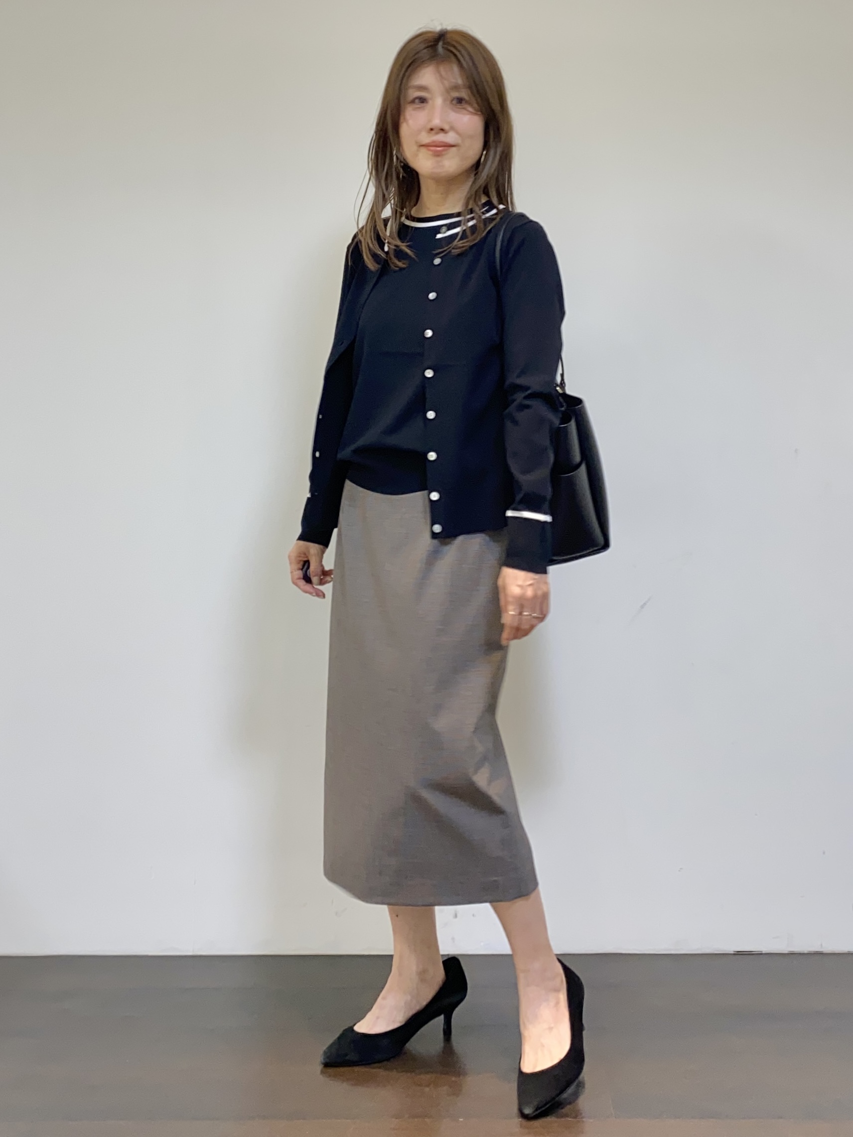tomoさんの「UNTITLED｜【アンサンブル可/きれいめ/通勤】コンパクト5分袖ニット」を使ったコーディネート