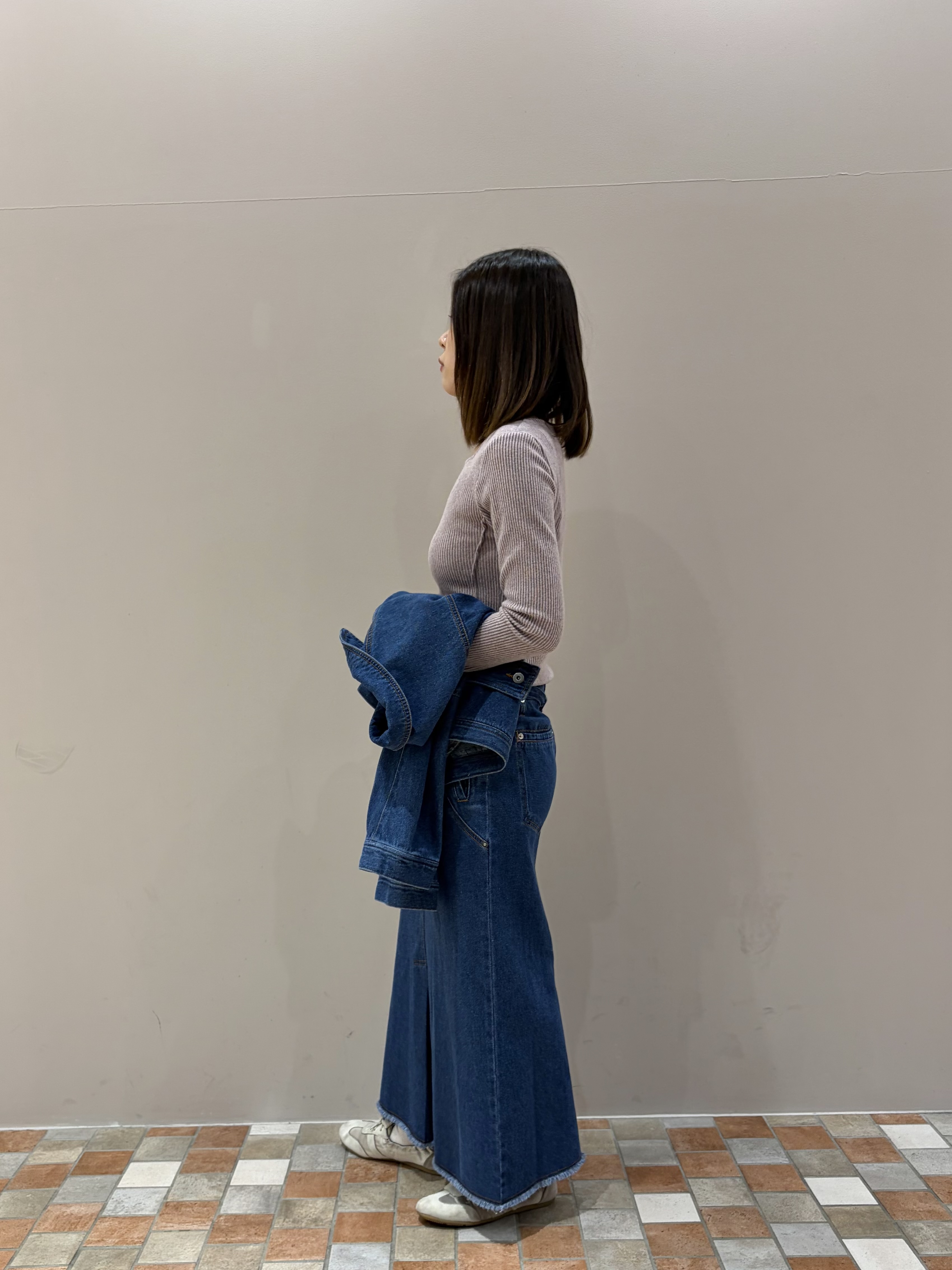 amiさんの「INDIVI｜ラインロングネックレス」を使ったコーディネート