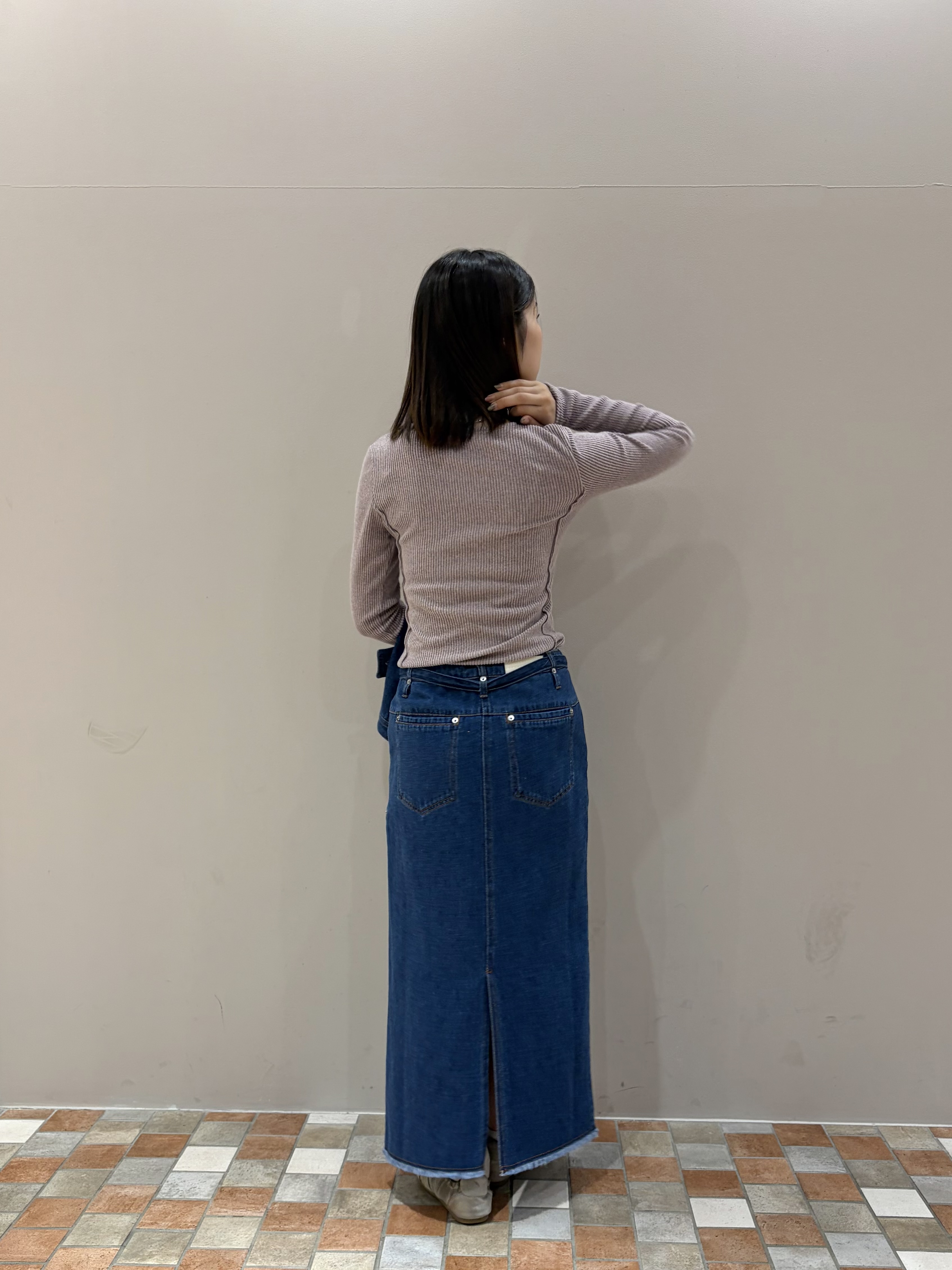 amiさんの「INDIVI｜ラインロングネックレス」を使ったコーディネート