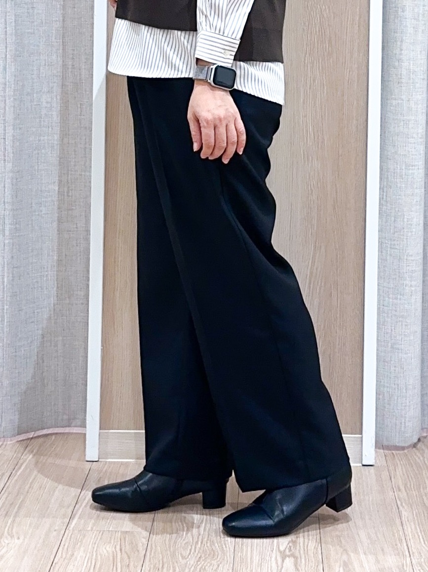 naoさんの「grove｜【2点セット/時短・着回し】ニットベスト&times;シャツ」を使ったコーディネート