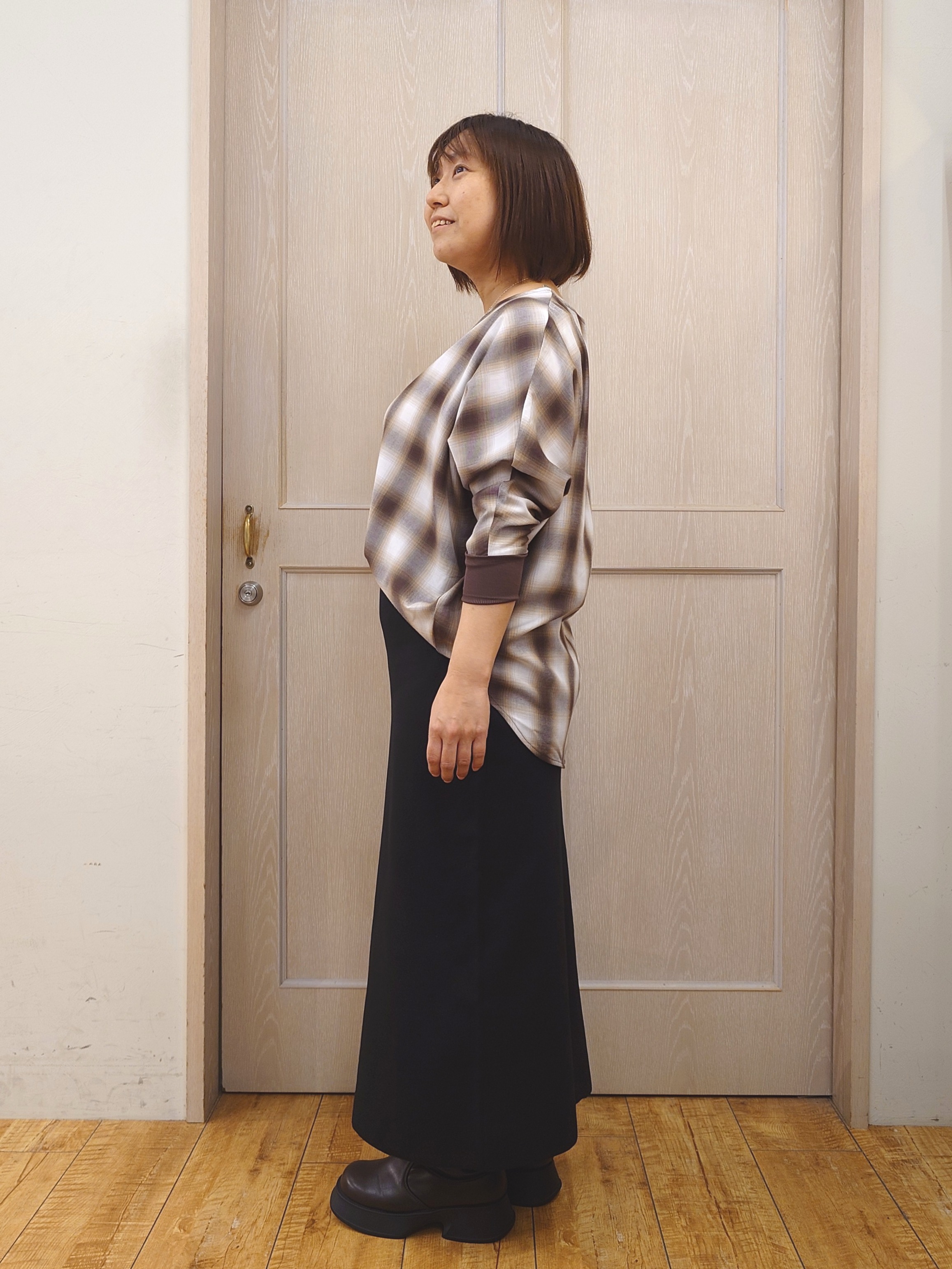 とろろさんの「SHOO･LA･RUE｜【着丈選べる/洗濯後しわになりにくい】インせず着られる ドルマンブラウス」を使ったコーディネート