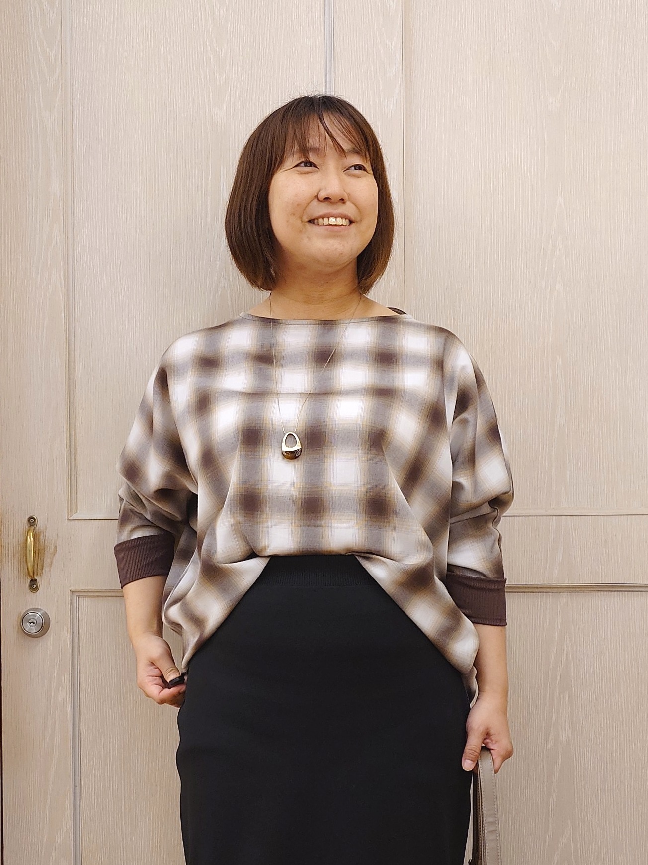 とろろさんの「SHOO･LA･RUE｜【着丈選べる/洗濯後しわになりにくい】インせず着られる ドルマンブラウス」を使ったコーディネート
