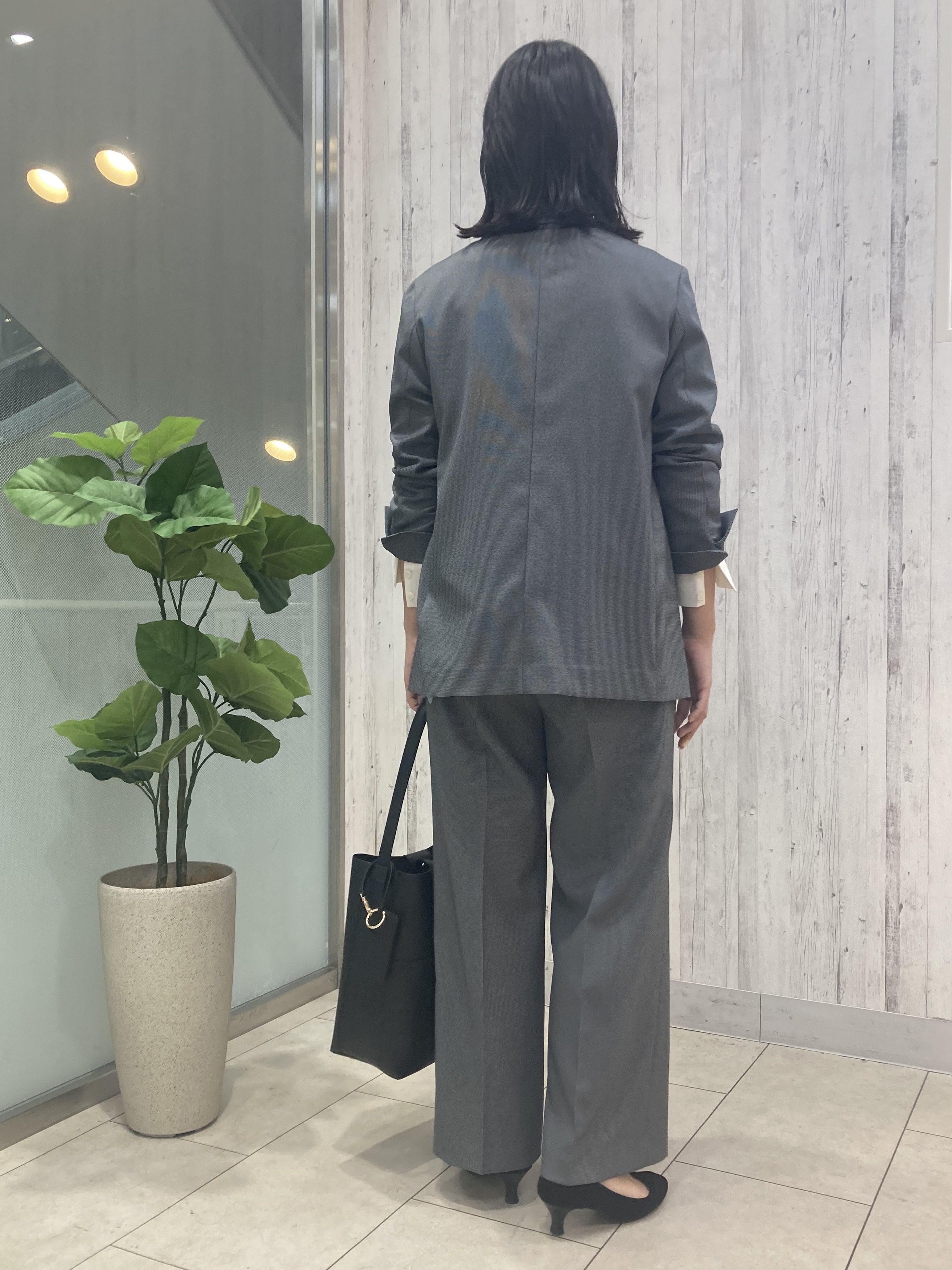 しばたさんの「Reflect｜【通勤】きれいめラウンドネックブラウス」を使ったコーディネート