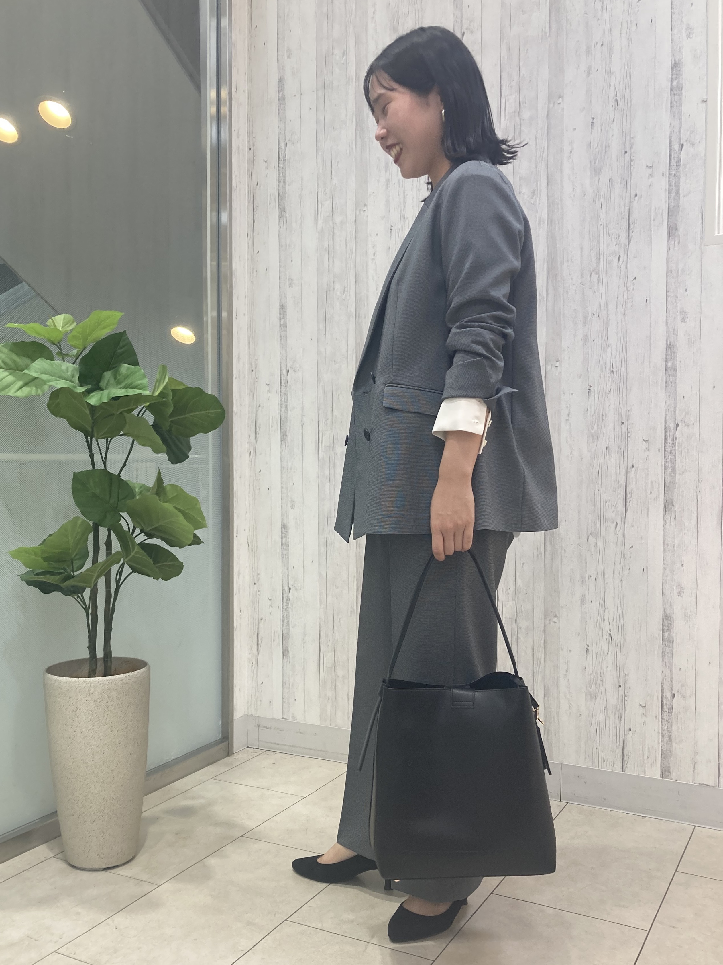 しばたさんの「Reflect｜【通勤】きれいめラウンドネックブラウス」を使ったコーディネート