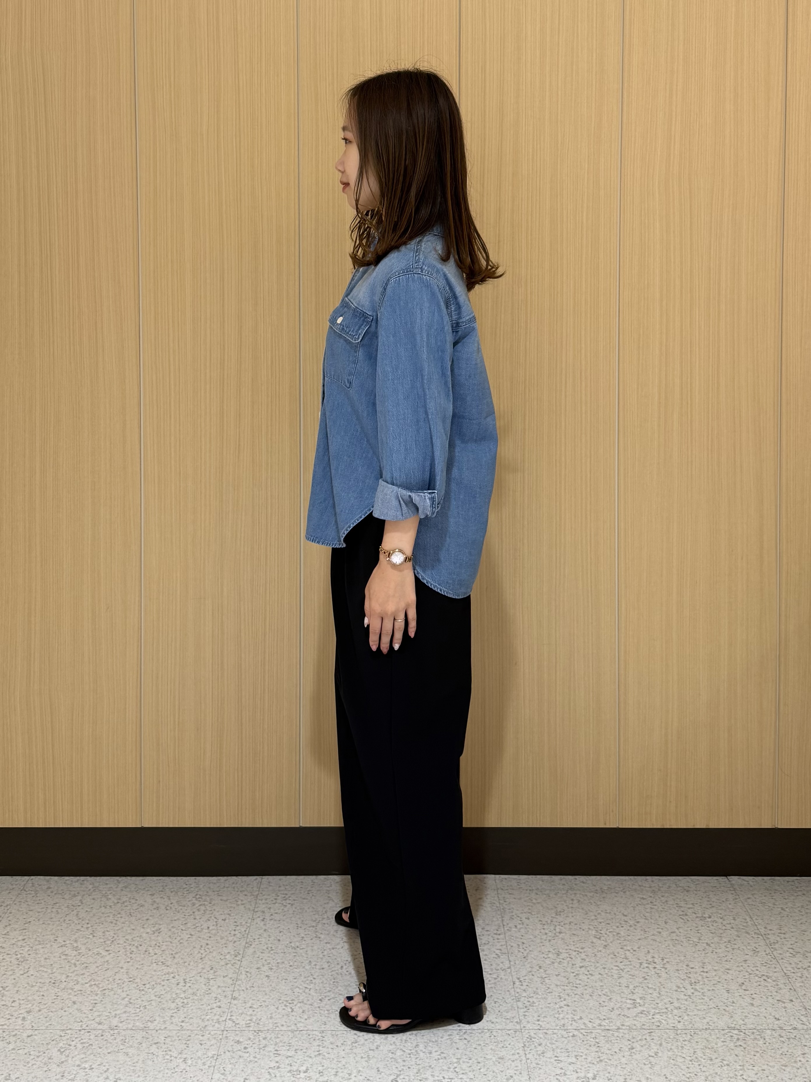 kahoさんの「INDIVI｜【洗える／体型カバー】ライトデニム ワークシャツ」を使ったコーディネート